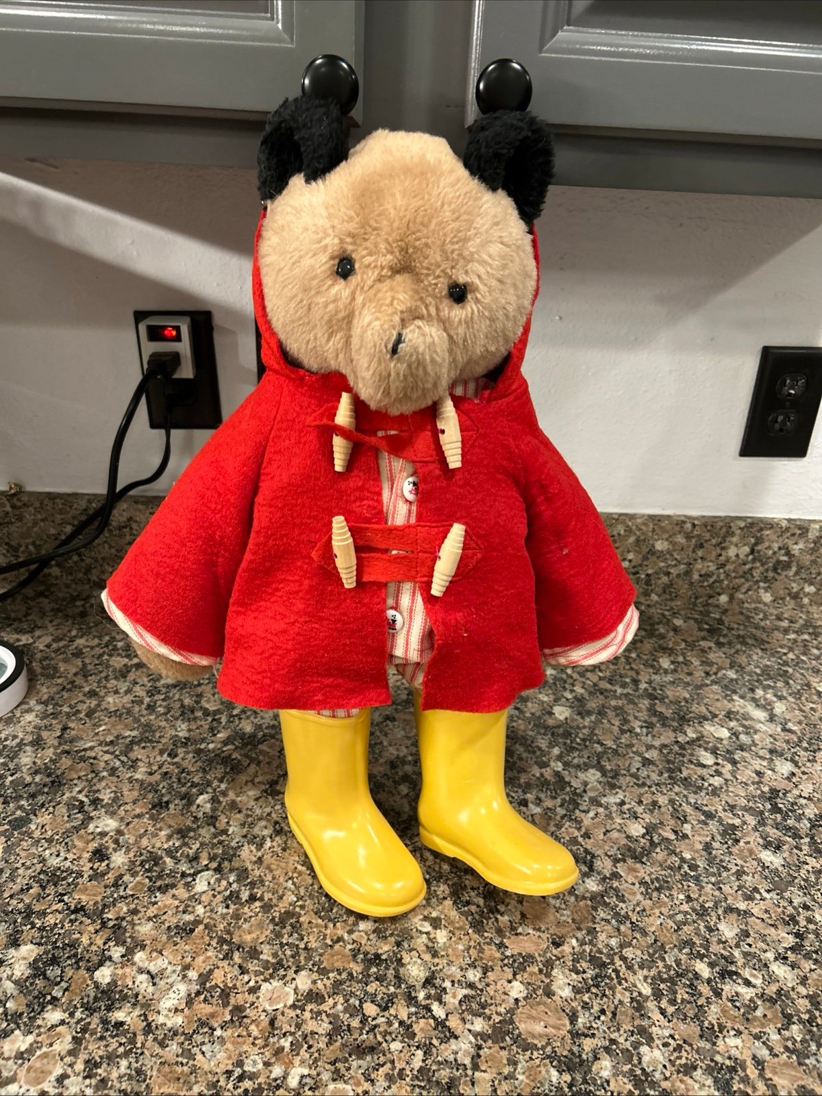 Paddington Bear wTag Darkest Peru to London with Red Coat & Yellow 1977 Boots