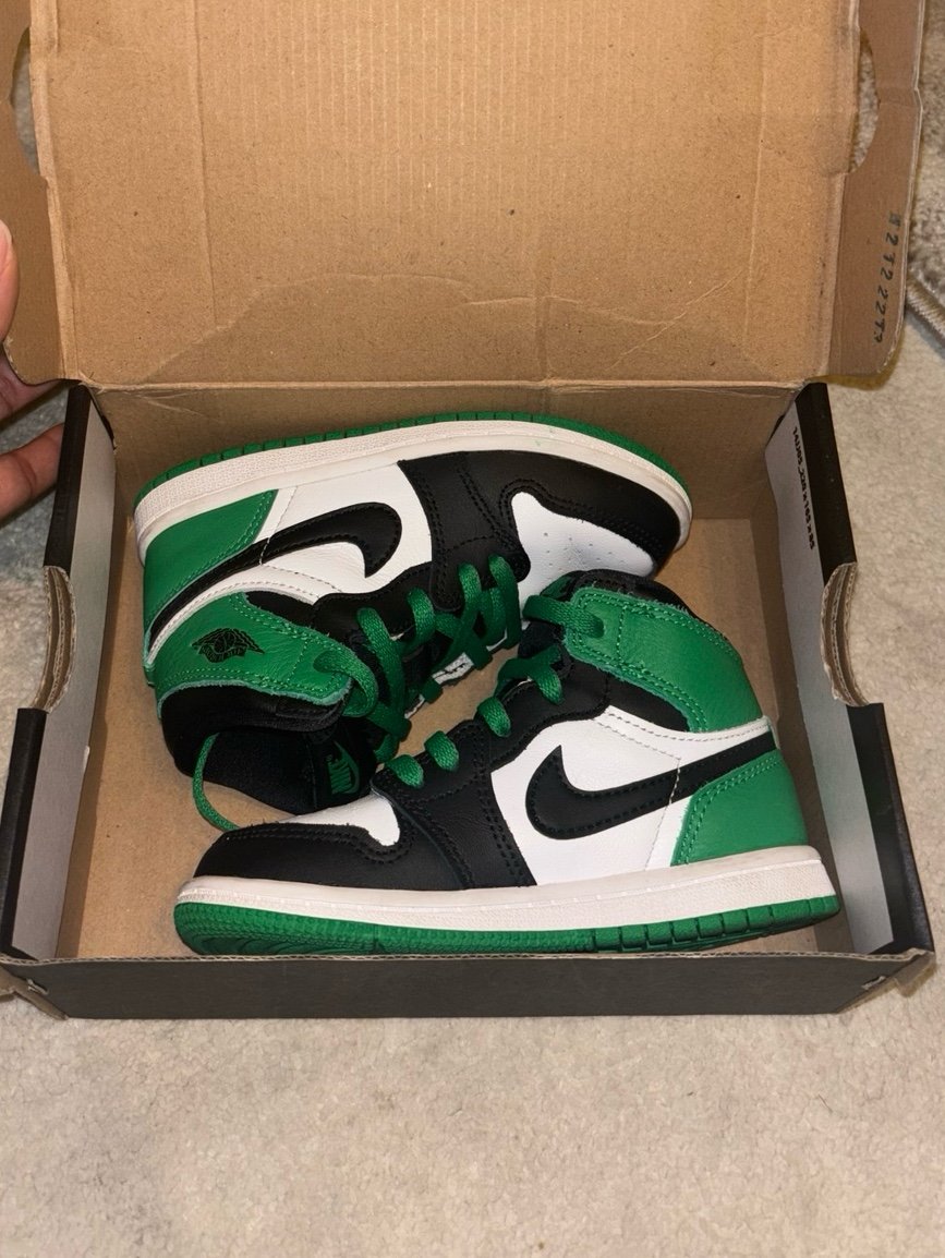 Nike Air Jordan 1 Retro High OG Shoes