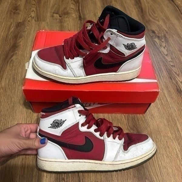 NIKE air jordan 1 retro carmine mid top shoes sneakers size 4.5Y