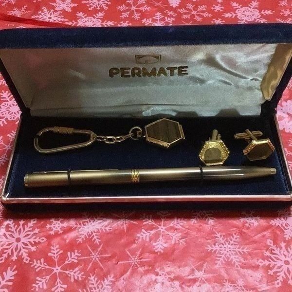 Vintage Permate gift set cuff links missing cover