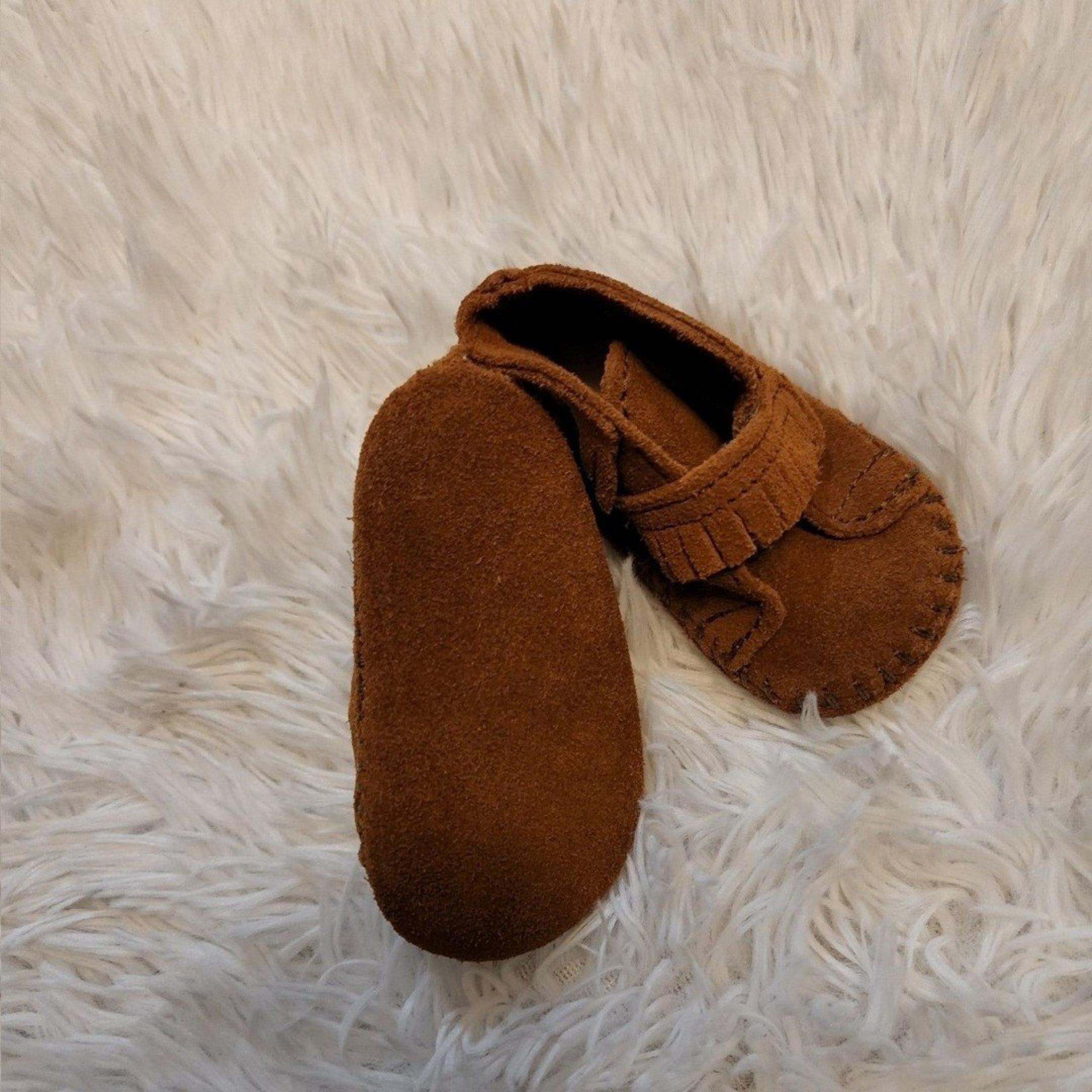 minnetonka moccasins booties size 0 infant like new