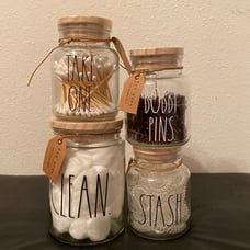 Rae Dunn Bathroom/accessory set