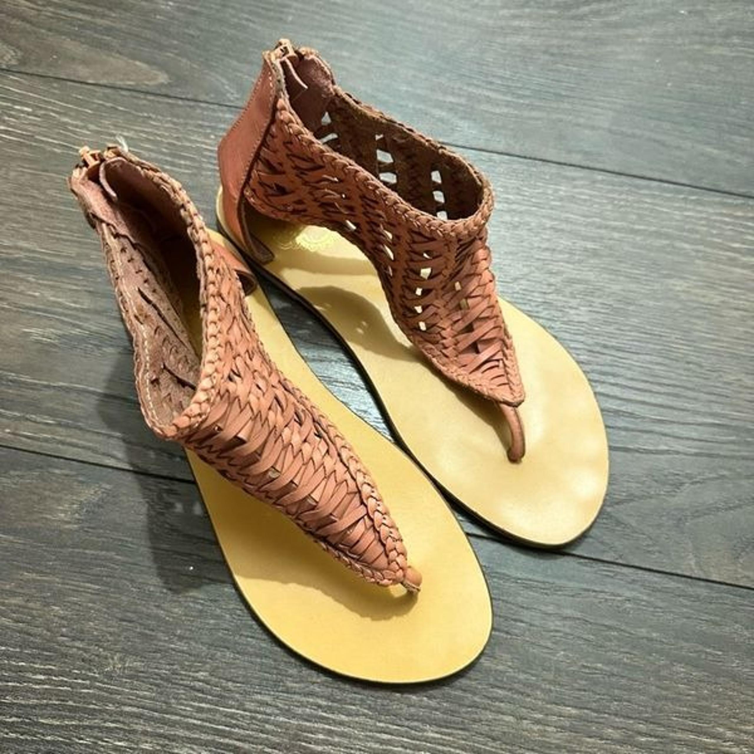 Ecote Urban Outfitters Women’s 6.5 Leather Sandals