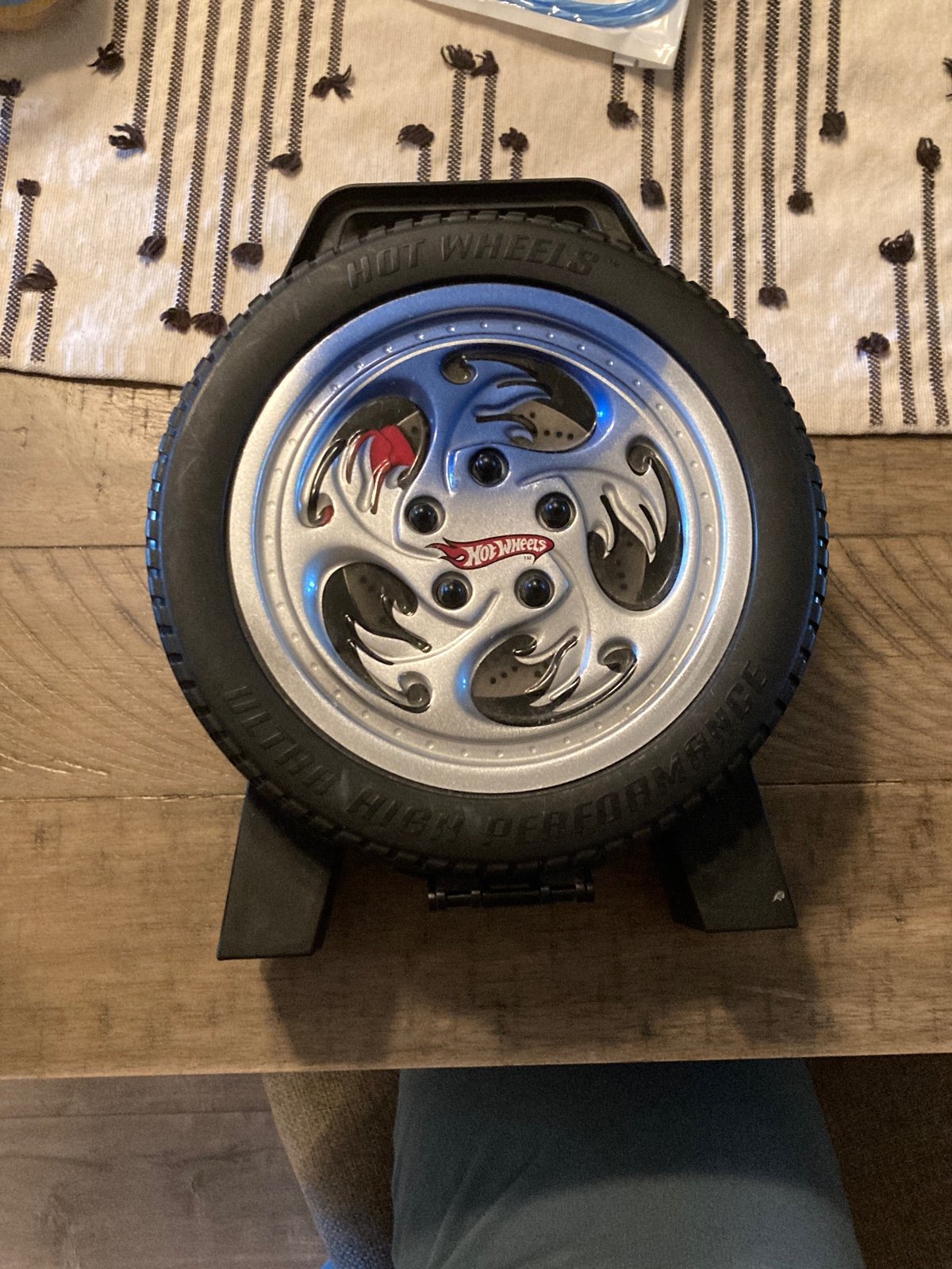 Mattel 30-car Hot Wheels tire case