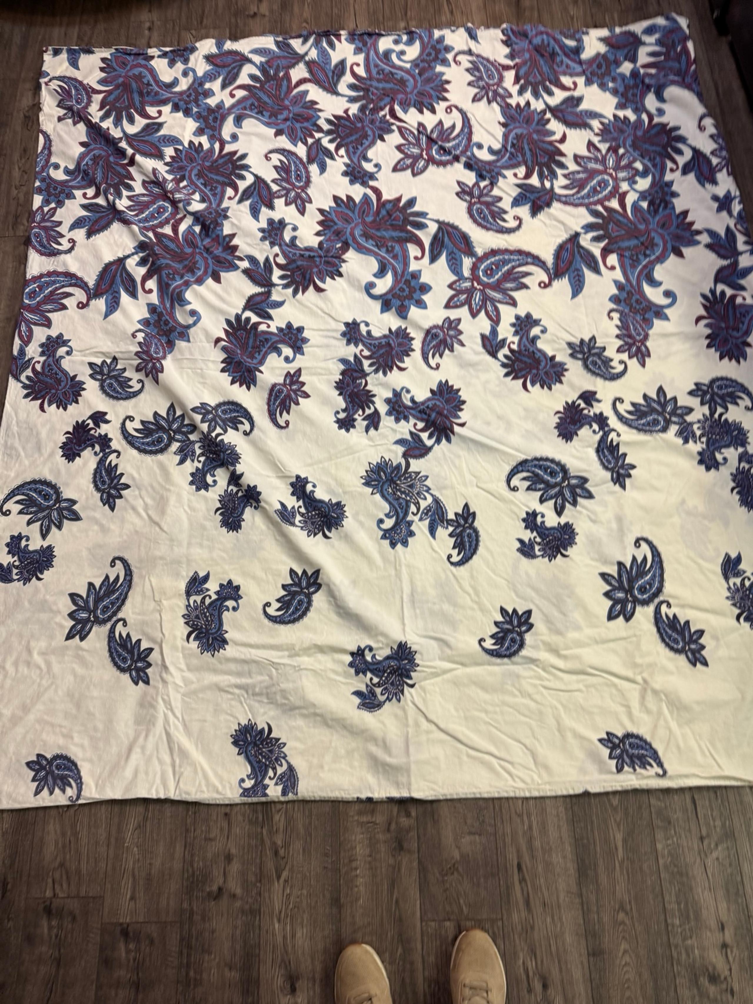 Urban Outfitters Queen duvet cover by Magical Thinking 100% cotton Paisley blue