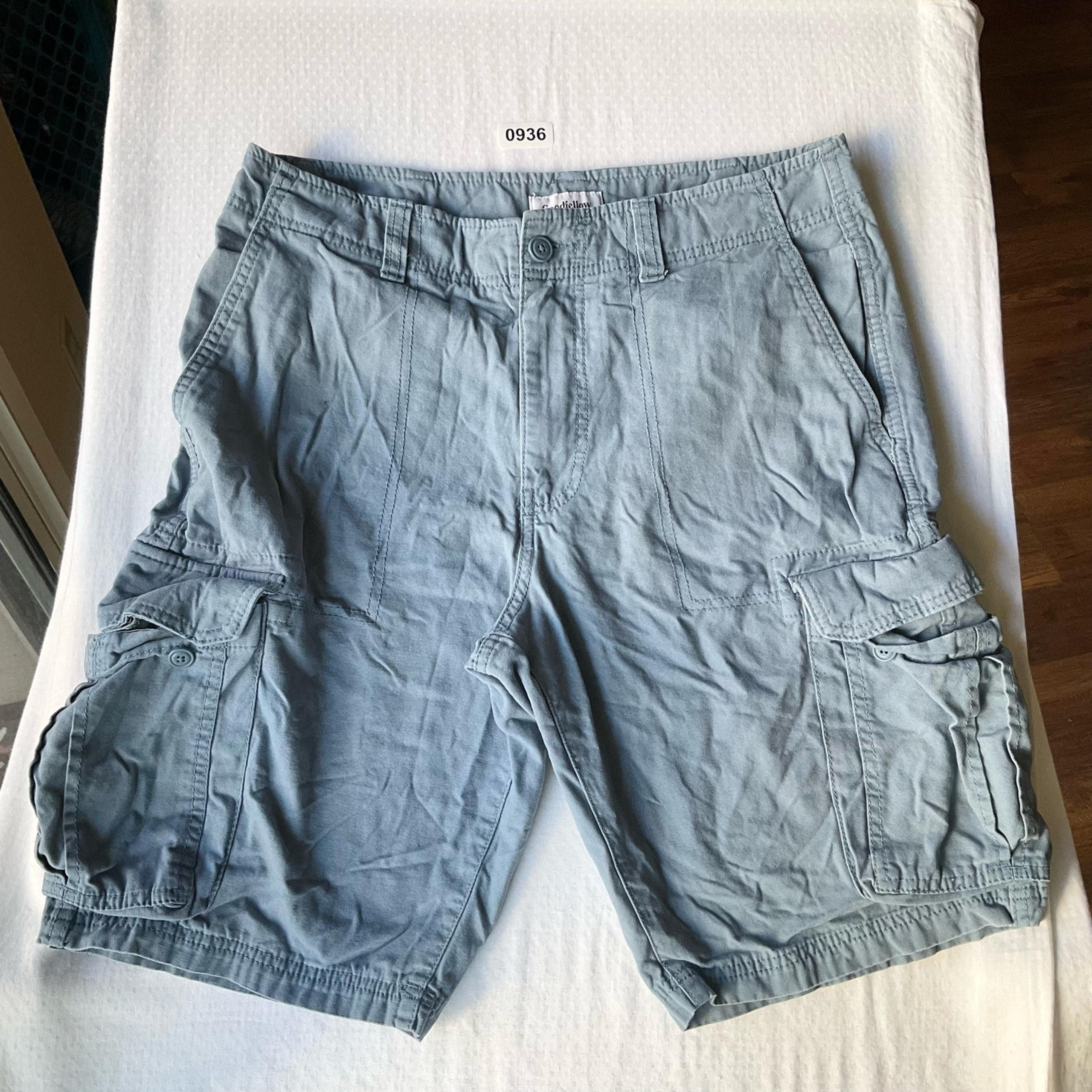 Good Fellow & Co. Men’s Cargo Khaki Shorts w Side Pockets size 32, Blue