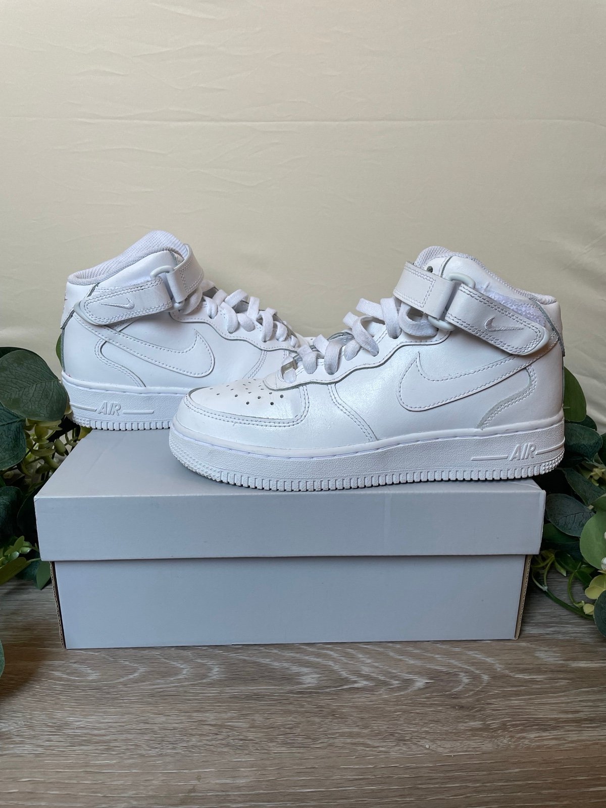 Nike Air Force 1 Mid LE Shoes