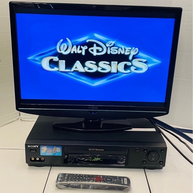 Sony SLV-N77 MINT VCR shops VHS Player Recorder w/ New Original Remote & Disney Movies