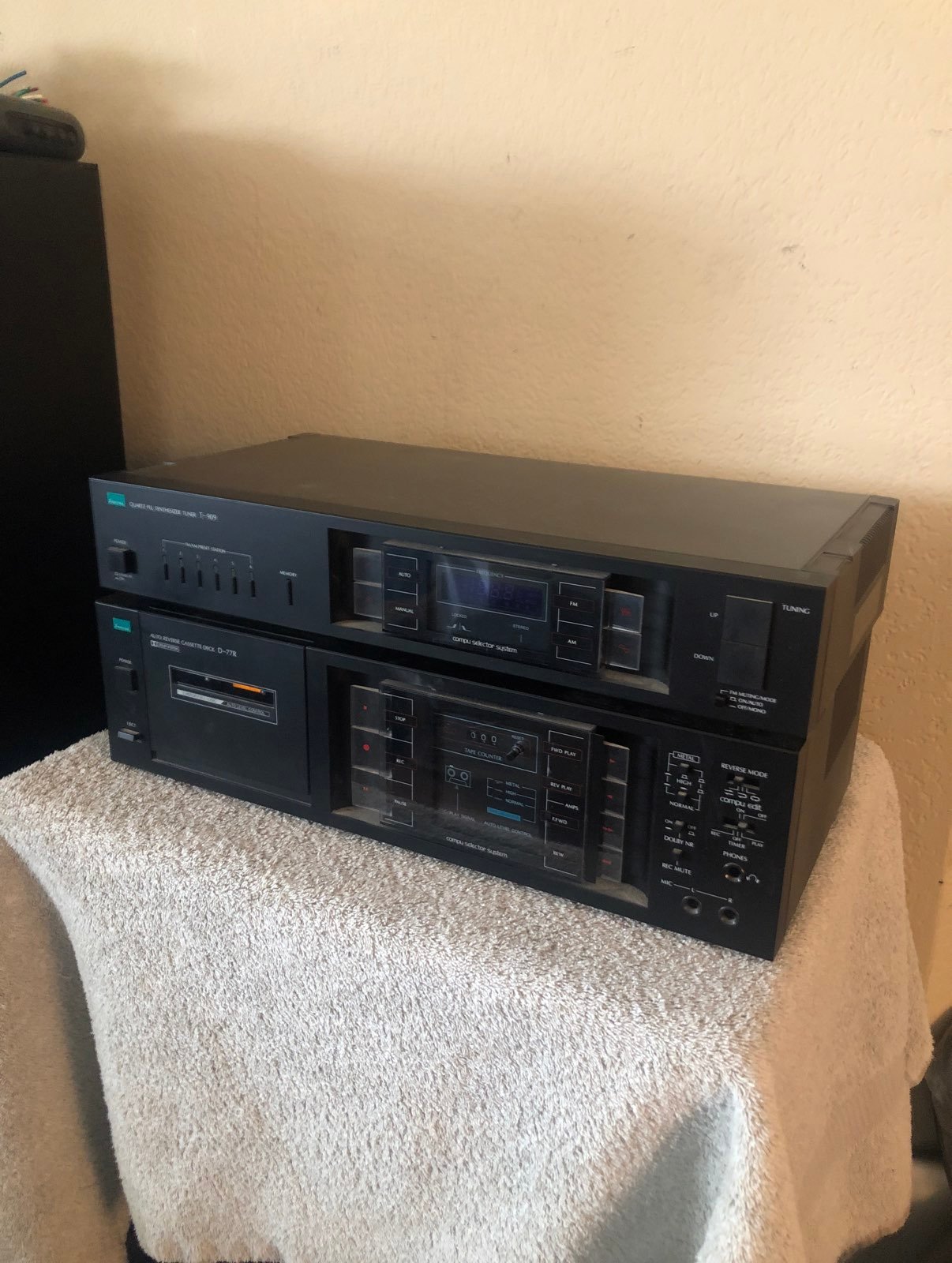 VINTAGE SANSUI T-909 STEREO TUNER & D-77R TAPE DECK