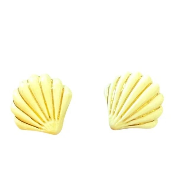 VINTAGE SEASHELL PLATIC STUDS