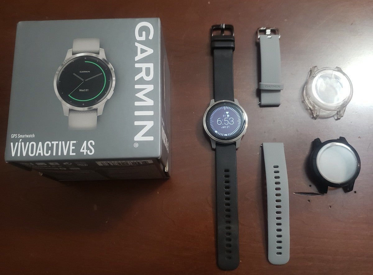Garmin vivoactive 4S with cases/extra band