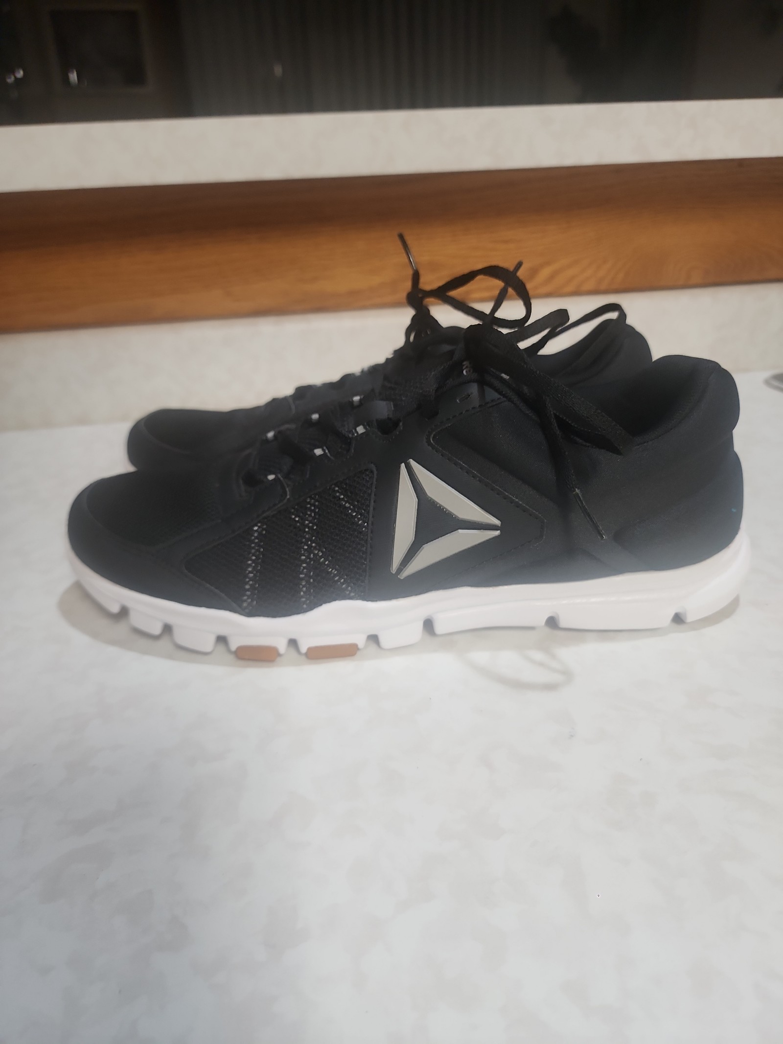 Reebok shoes men's 11.5 great condition number 335
