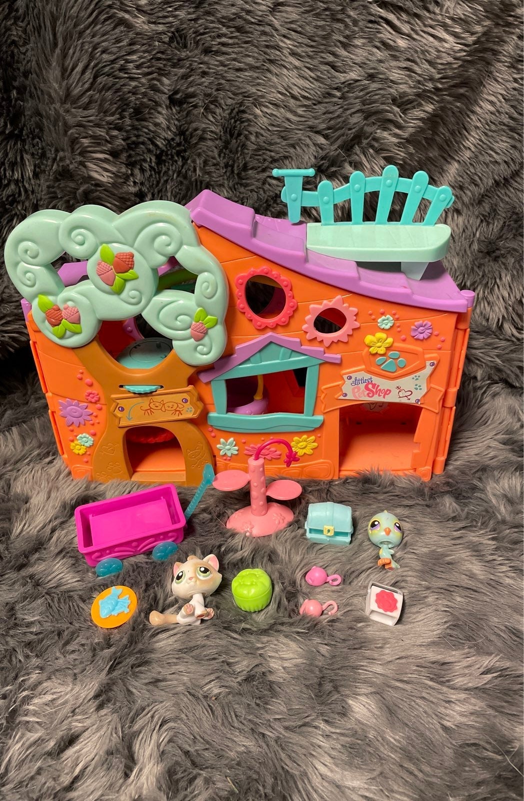 Littlest Pet Shop Club House Tree House