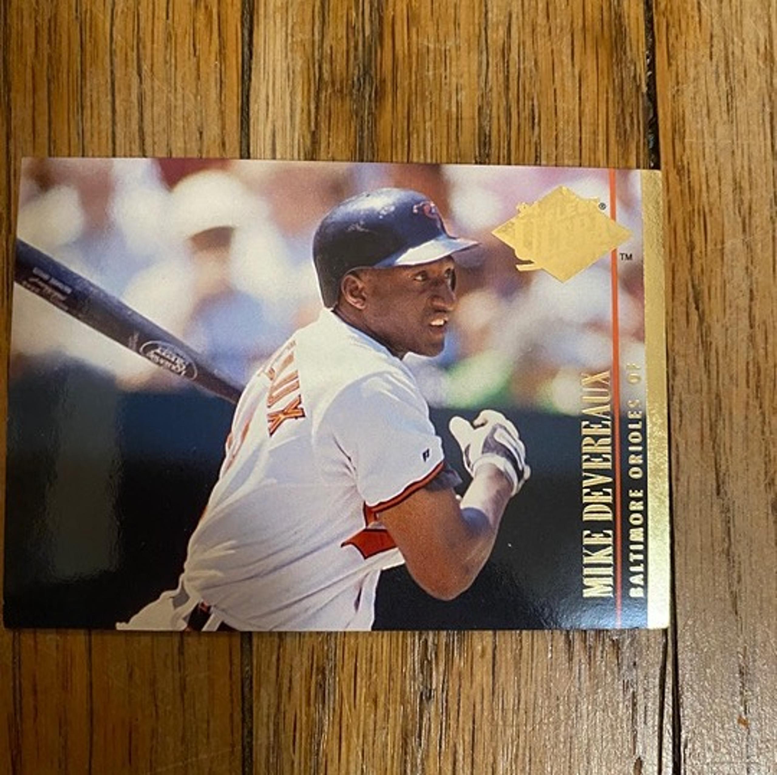 Ultra Fleer Mike Devereaux Baseball Trading Card 1994