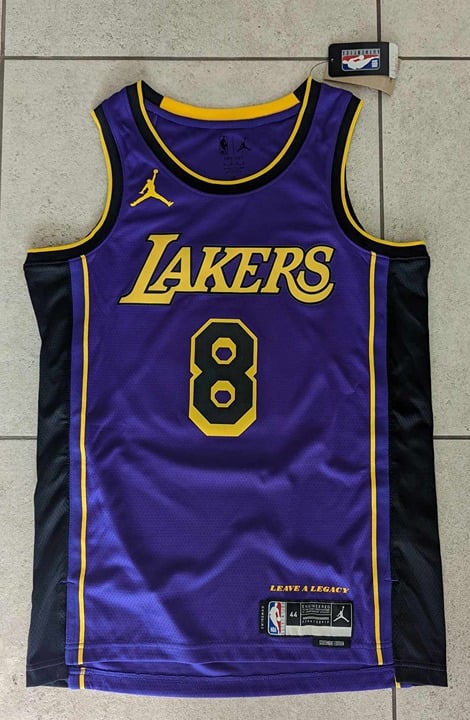 Authentic Nike Swingman Kobe Jersey / Sz: Medium