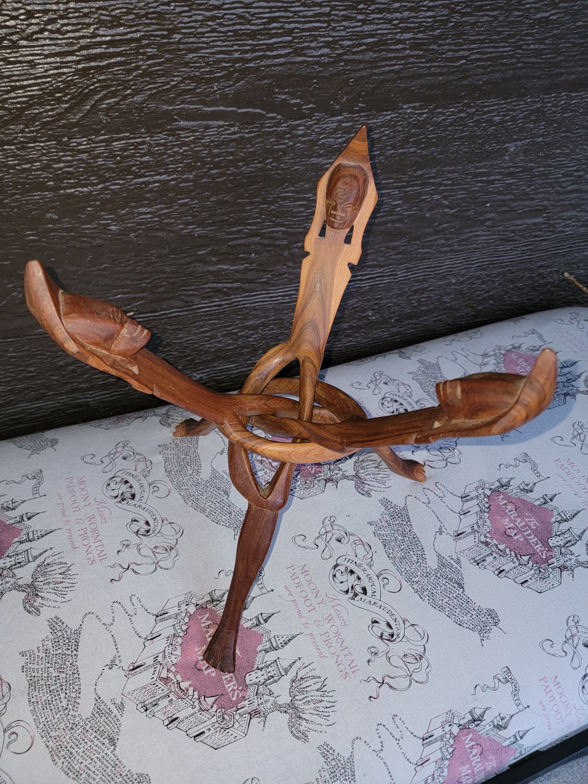 KENYA WOOD CRYSTAL BALL HOLDER