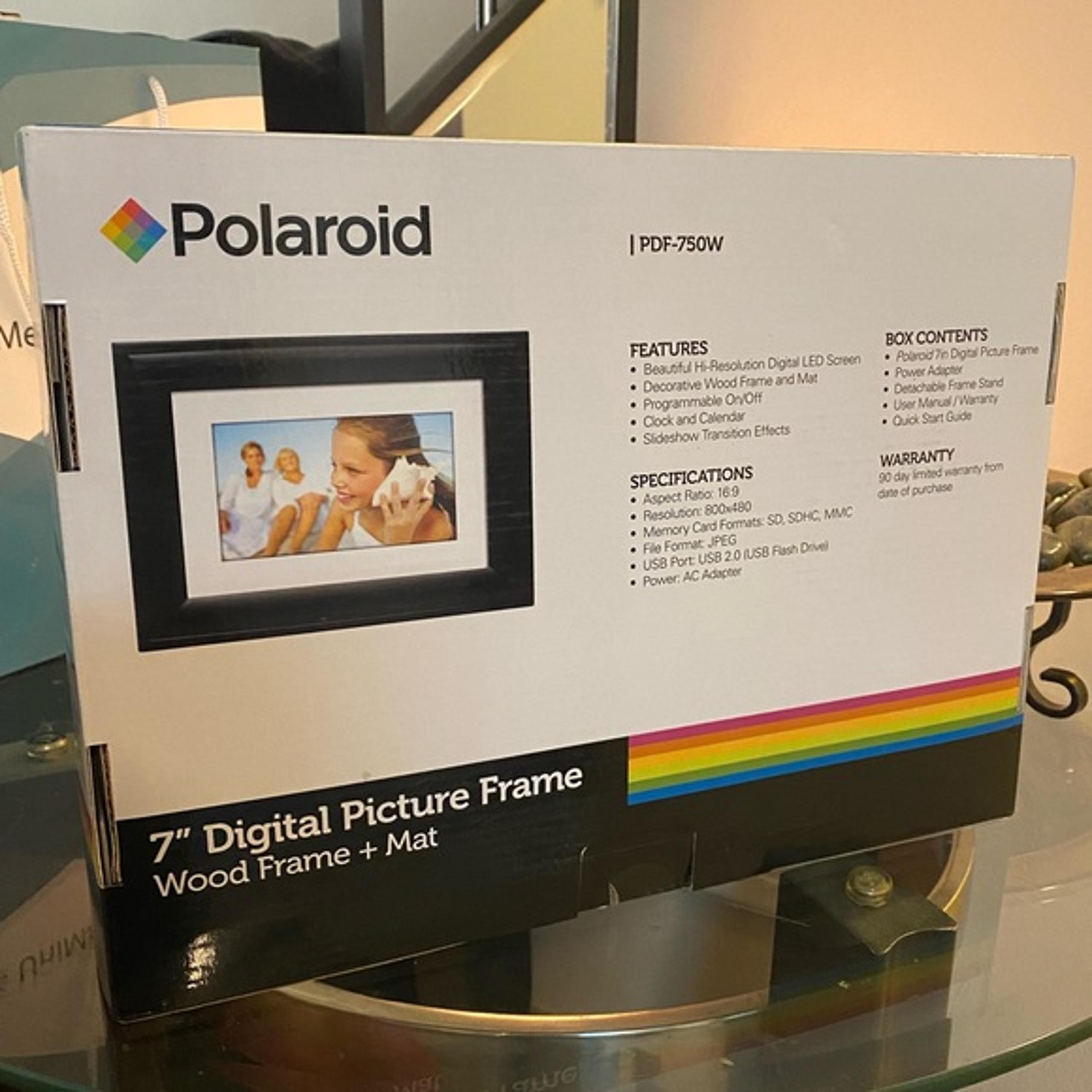 New Polaroid 7” Digital Picture Frame
