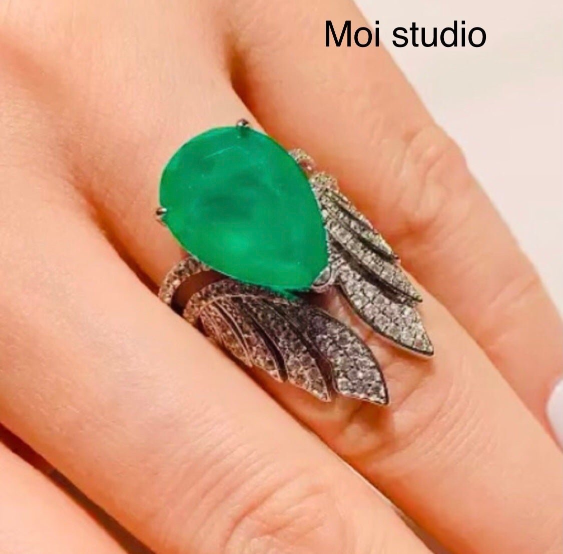 ✨✨Emerald Wings Ring✨Adjustable✨✨