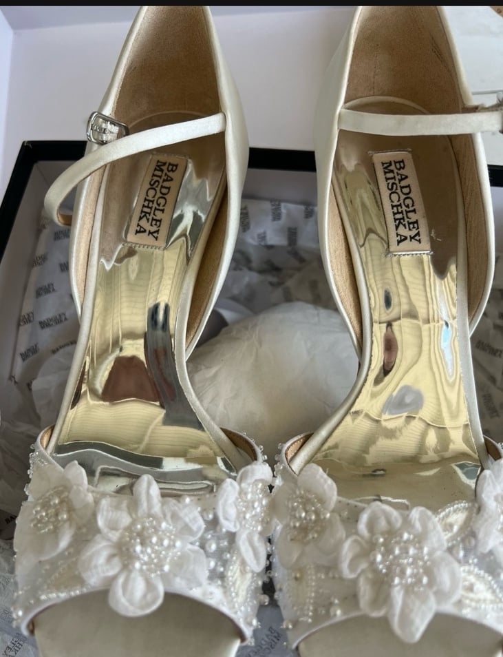 badgley mischka high heels