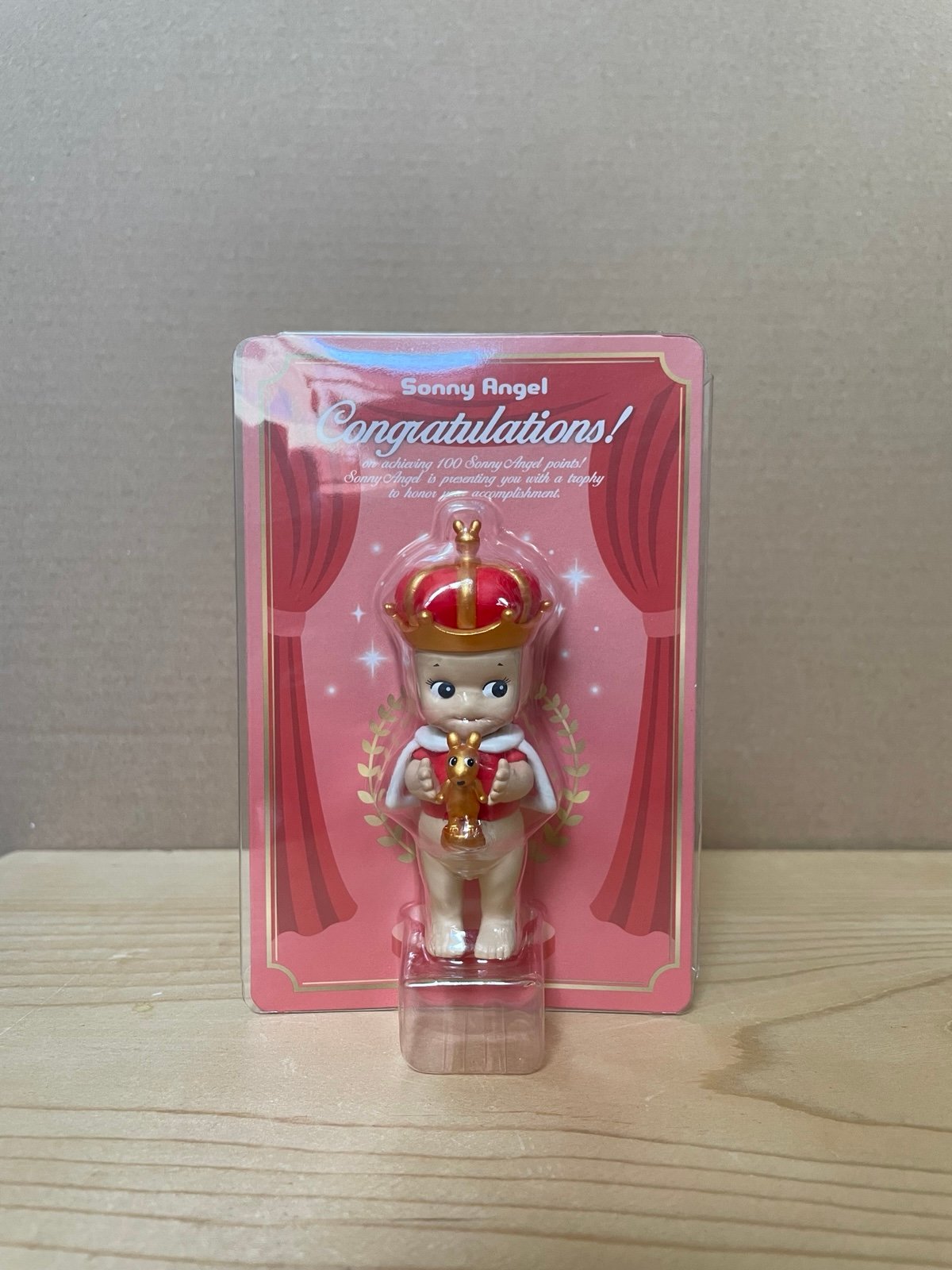 Sonny Angel – Mini Figure Crown Series – Garnet Red