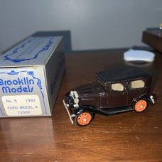 Brooklin Models 1/43 Scale BRK5 001A - 1930 Ford Model A Tudor - Thorn Brown