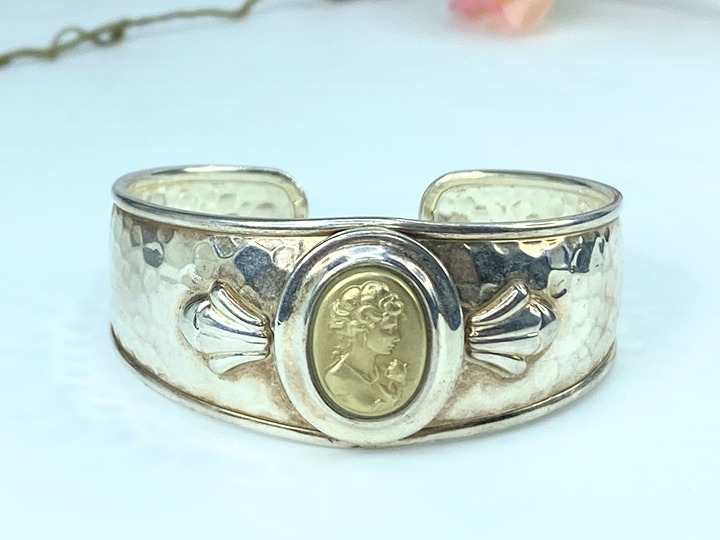 Italy Hammered Sterling Silver Cuff Bracelet 14K Cameo Centerpiece 6.75 JR9684