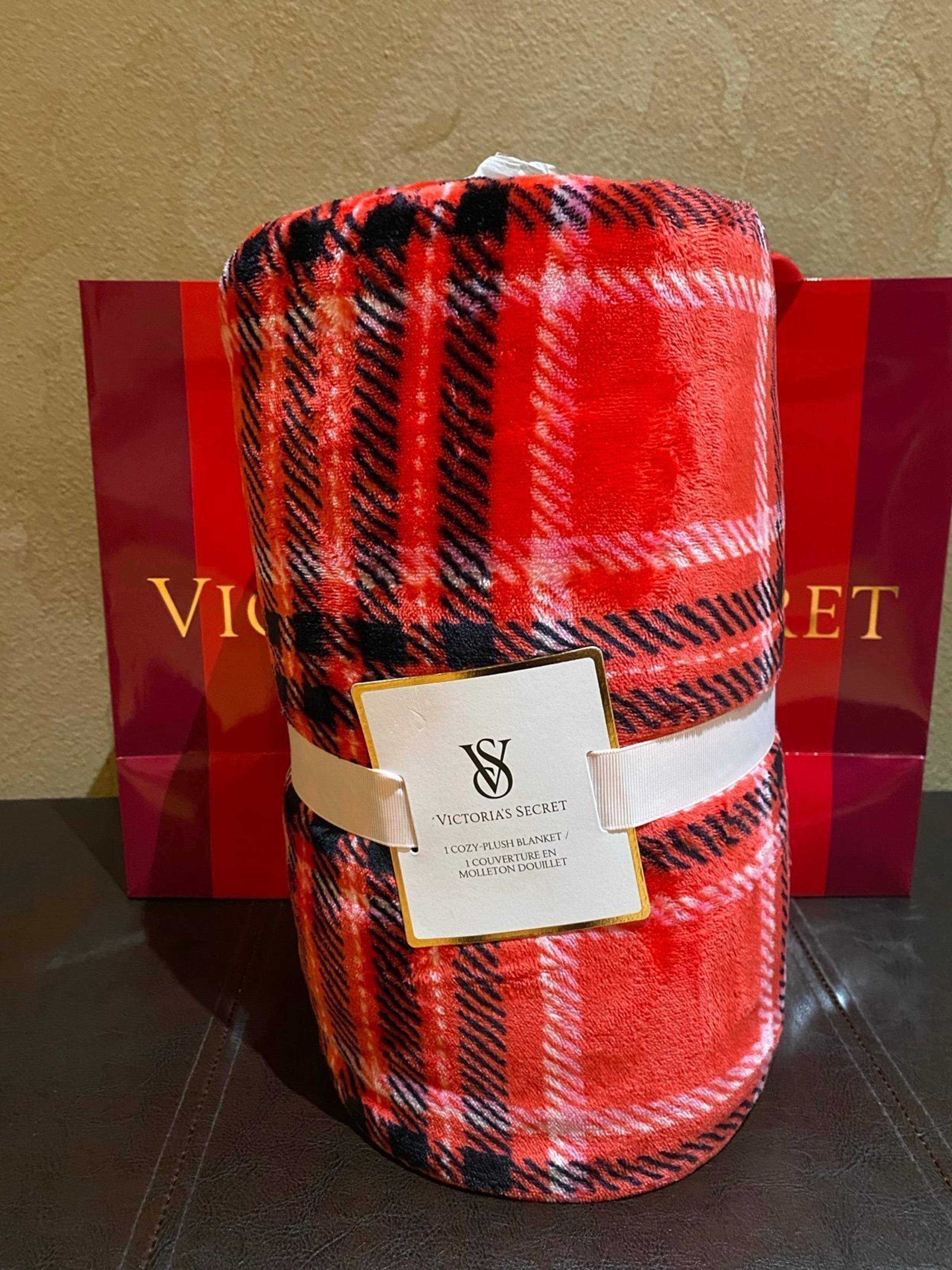 Victoria’s Secret Red Plaid Throw Cozy Fleece Blanket