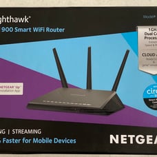 NETGEAR Nighthawk Smart Wi-Fi Router (R7000) - AC1900 Wireless Speed