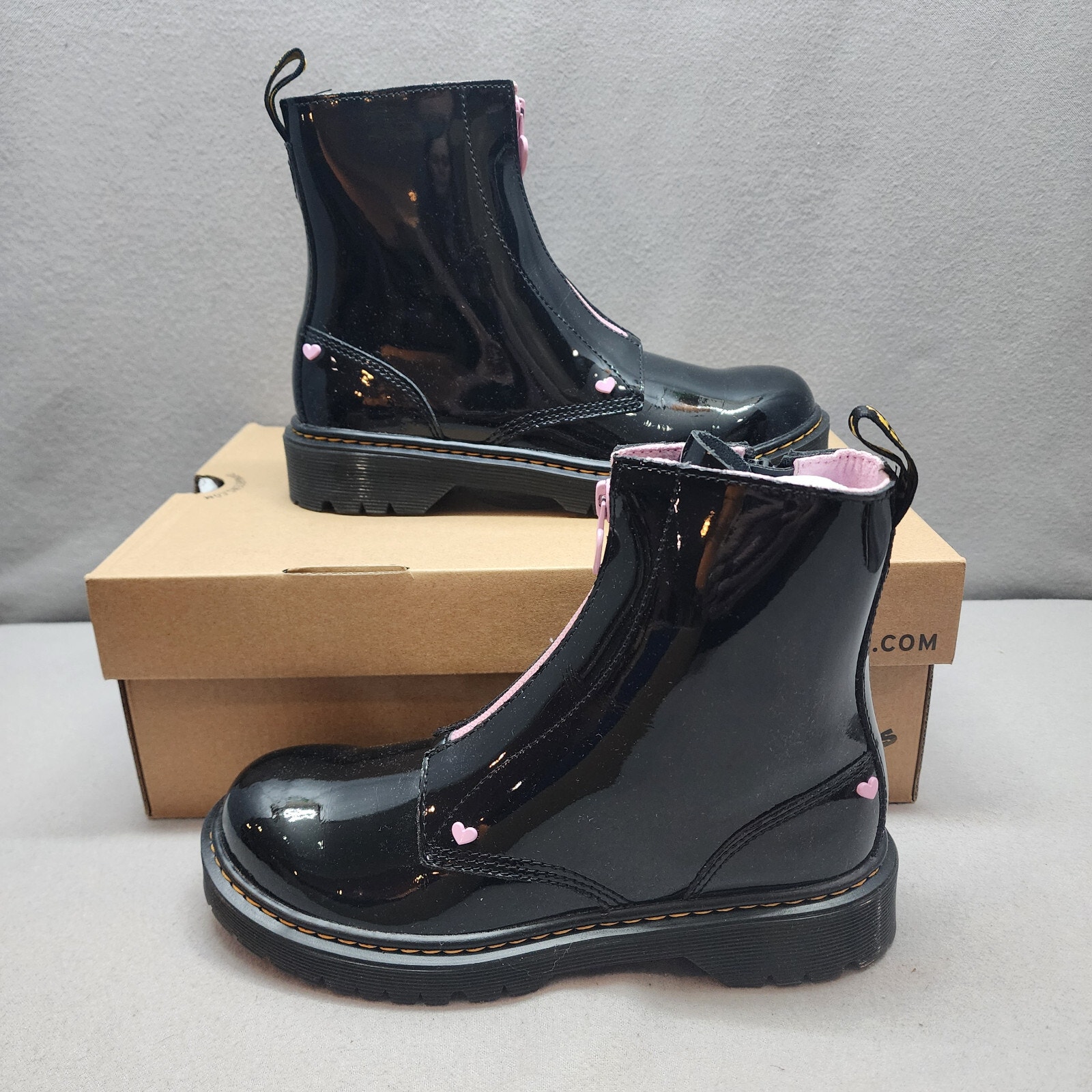 Doc Martin Big Kids Bex Heart Zip Boot Black & Pink, NEW, Girls Sz 7 Boys Sz 6