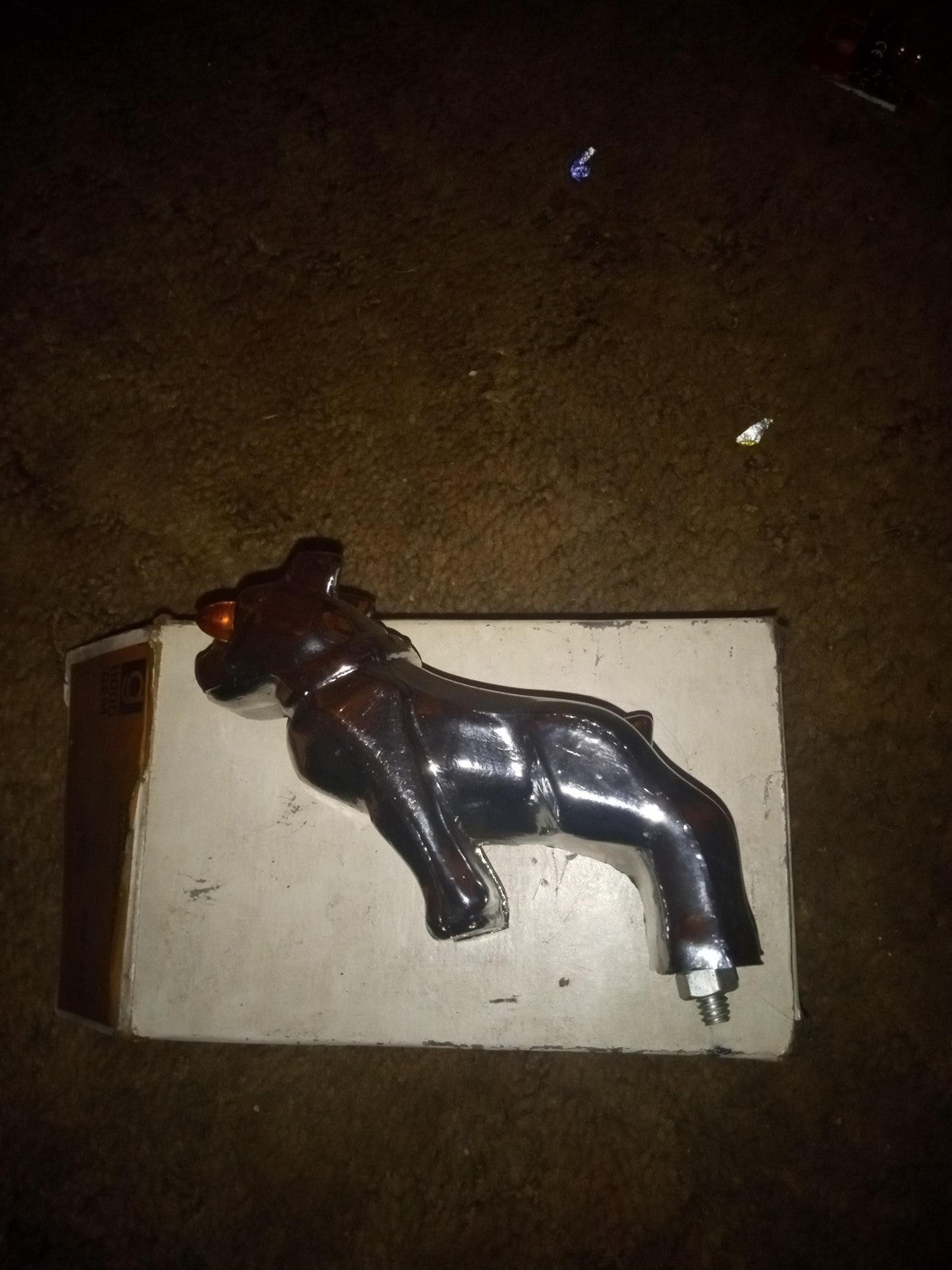 Car / Mac Truck vintage Bulldog Hood Emblem