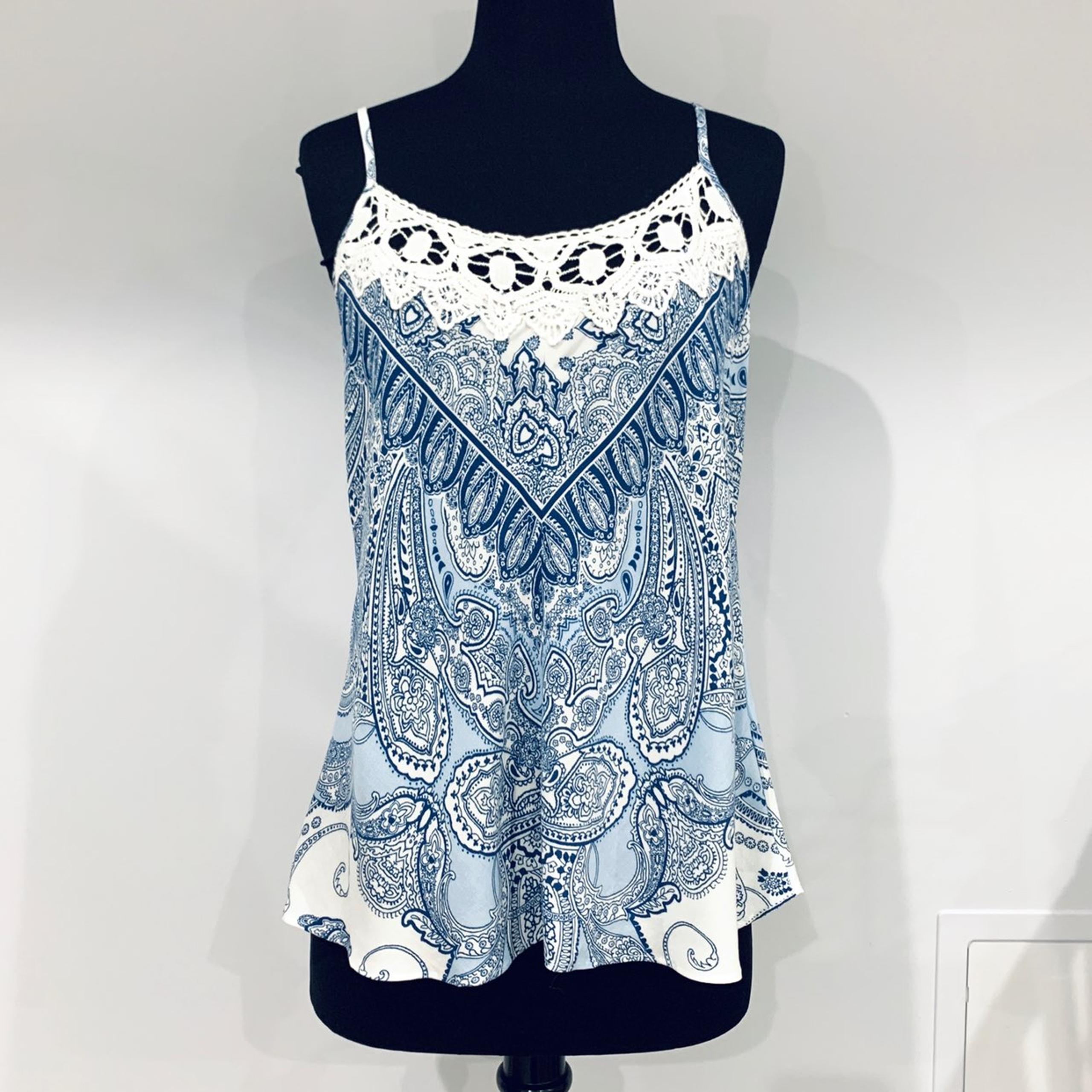 NWOT IN BLOOM Paisley Tank Top
