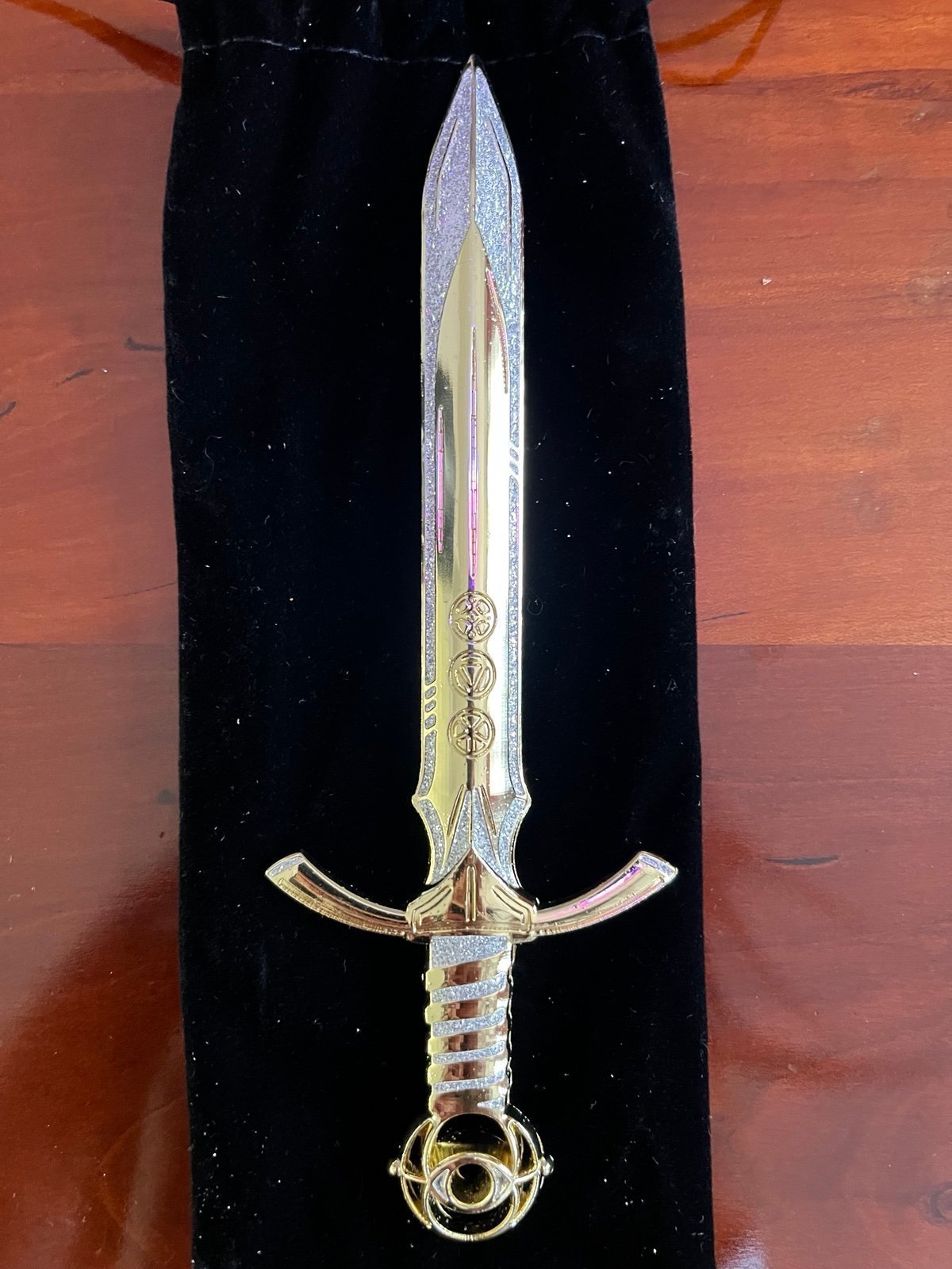 Illumicrate Throne of Glass letter opener