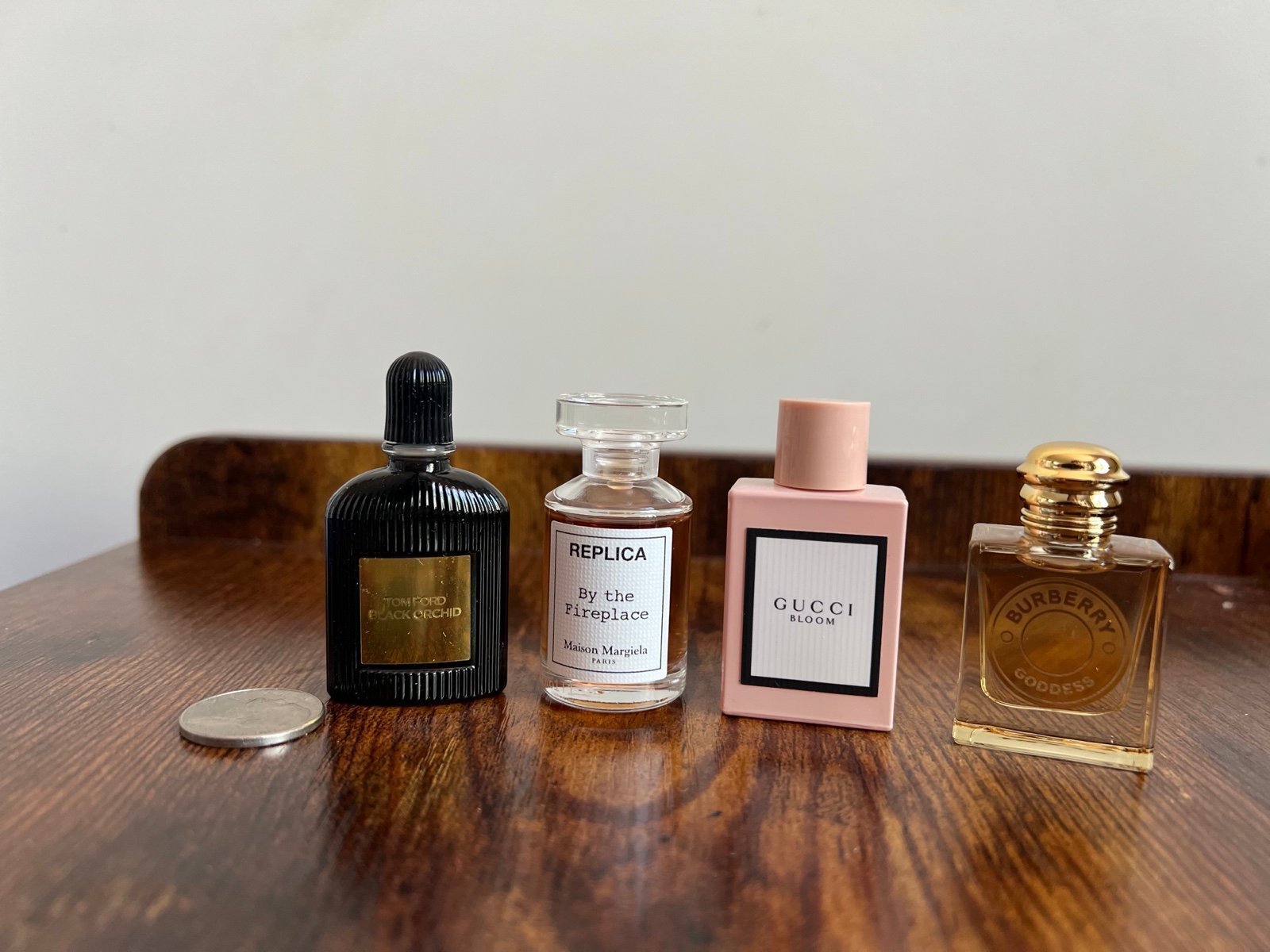 Lot 4 BURBERRY Goddess, Gucci Bloom, Black Orchid, Replica By The Fireplace Mini