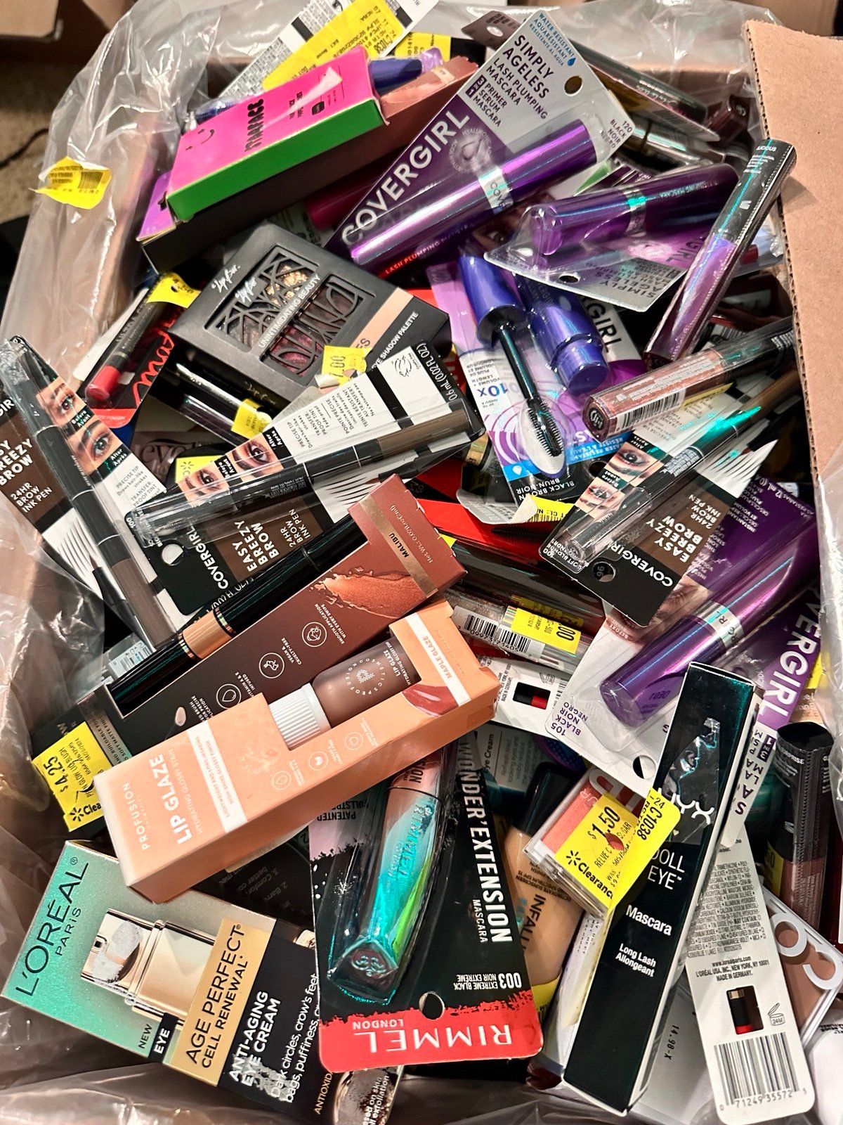 HOT DEAL Wholesale bundle of cosmetics!! 1/piece!!