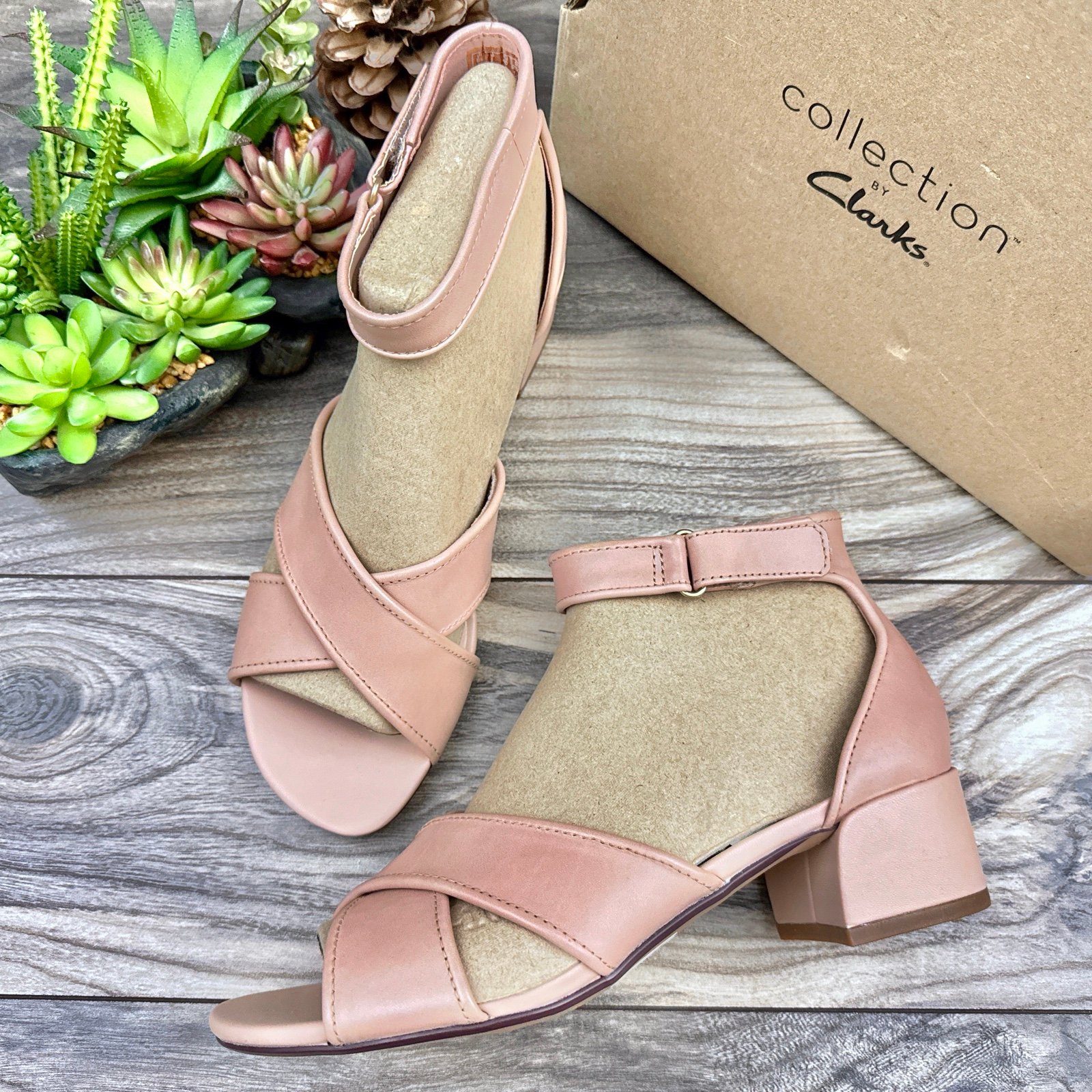 NIB Clarks Caroleigh Rise 9M Dark Blush Leather Block Heel Ankle Strap Sandal