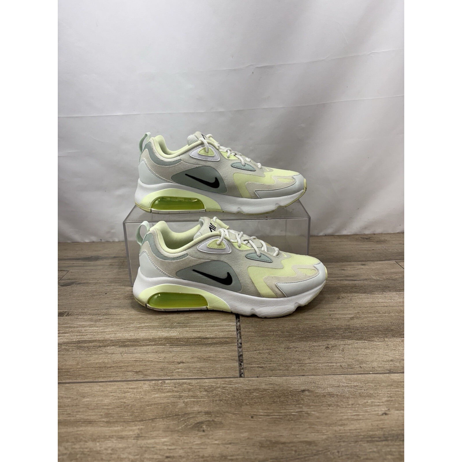 Nike Air Max 200 Pistachio Frost Womens Size 9 Running Shoes Sneakers CI3867-300