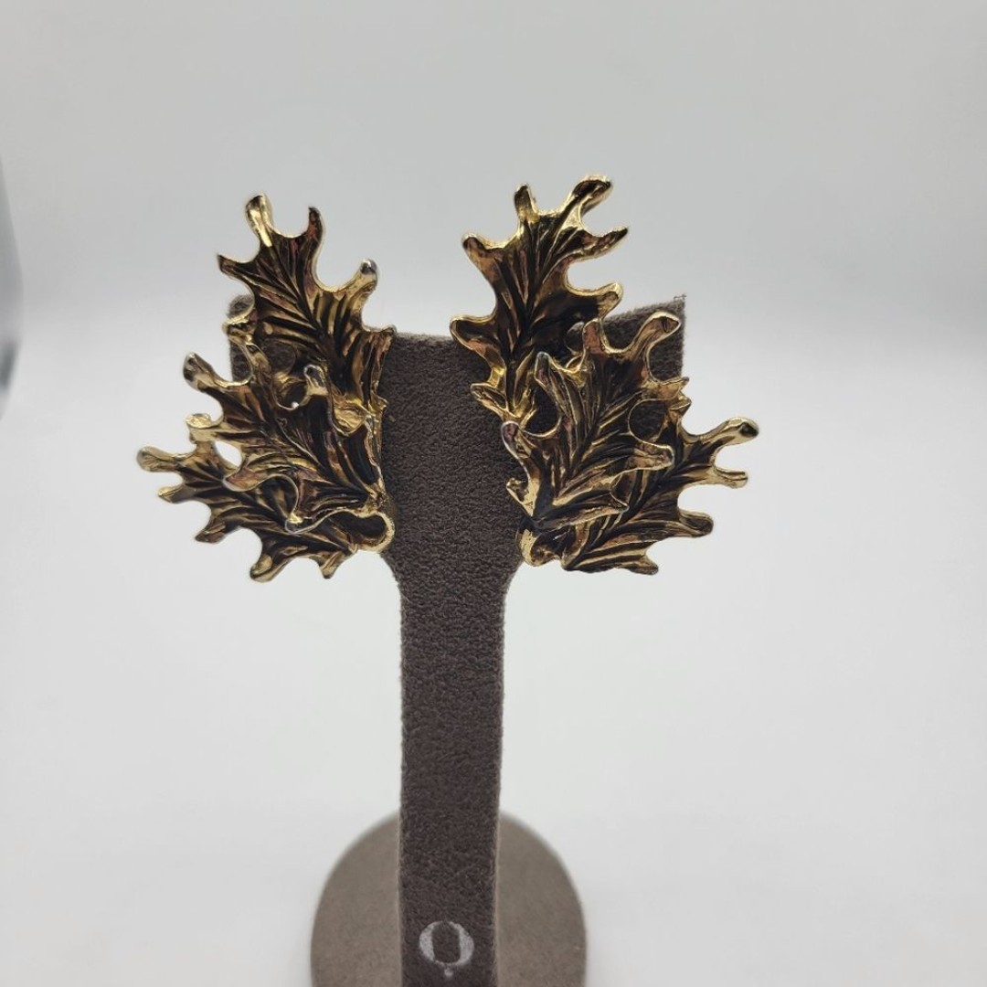 Vintage Gold tone Brown statement Leaf Clip on earrings