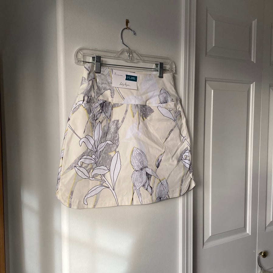 Lady Hagen - Yellow & Grey Floral Pattern Pull-On Skort With Front Pockets