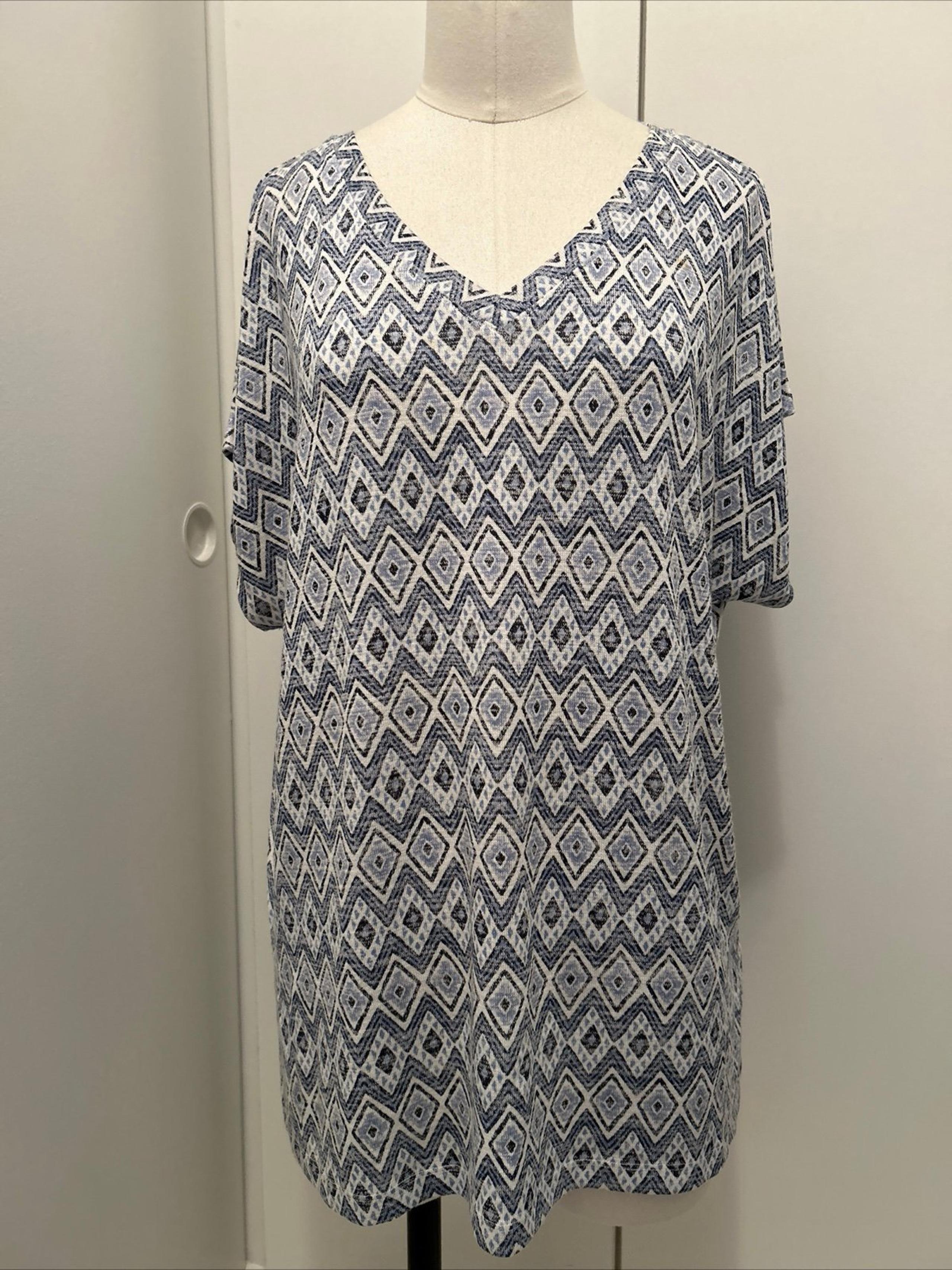 Orvis! Shades of Blue & White Print Knit Long Short Sleeve Top