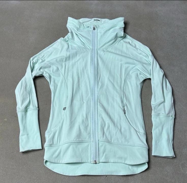 Lululemon Pump it up jacket mint Seafoam green size 4