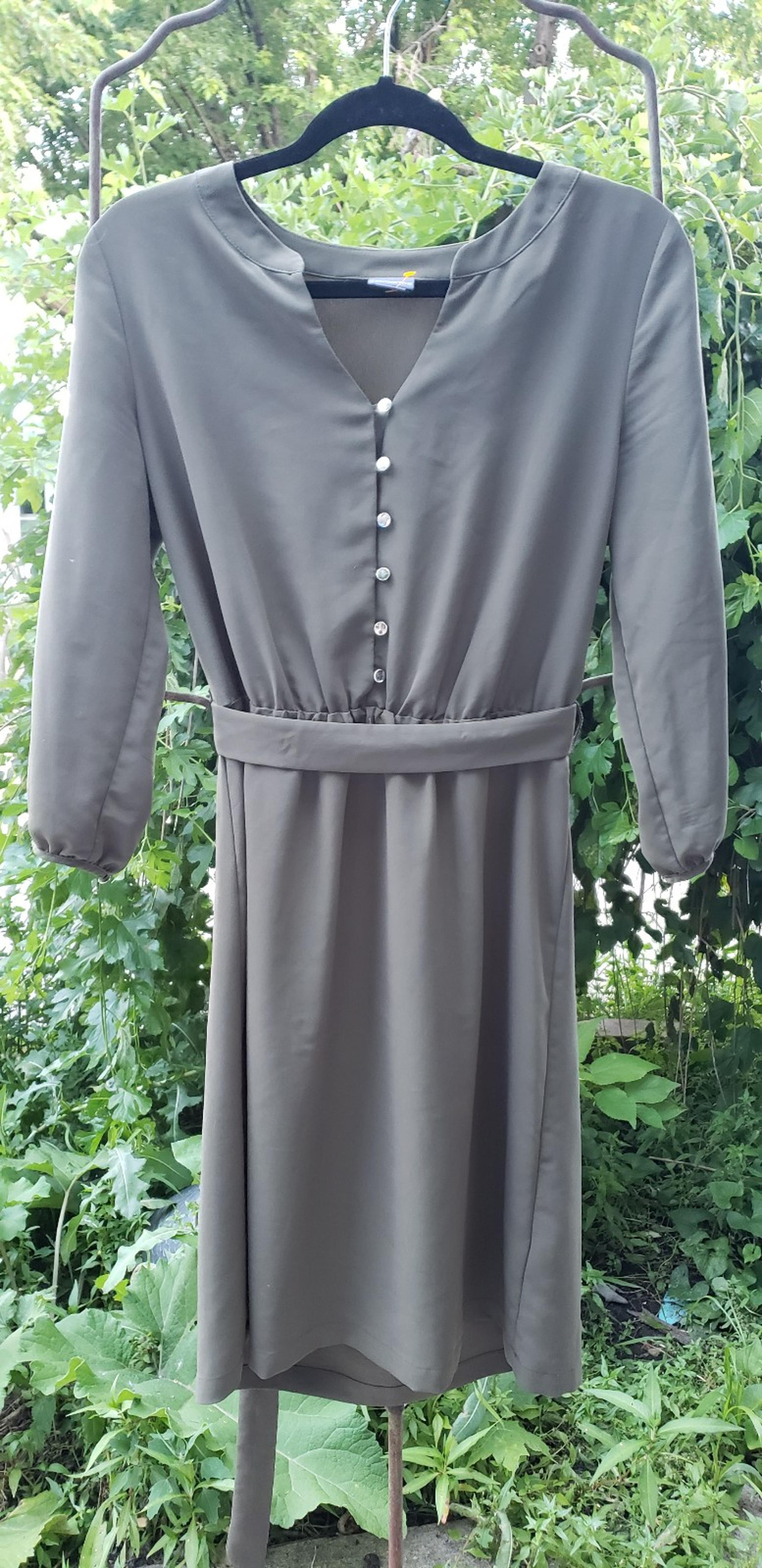 Covington Sage Green Dress Size Medium