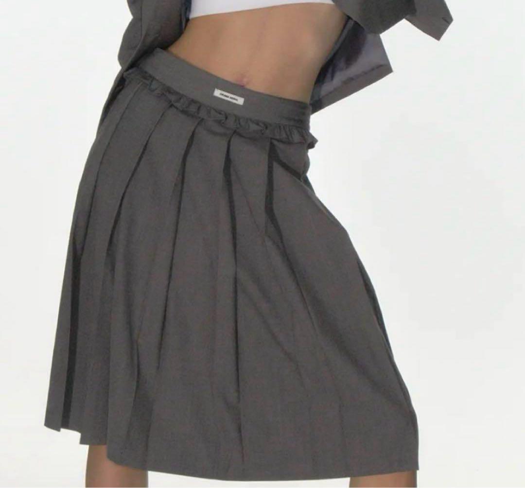(G)I-DLE's CRANK Frill pleated midi skirt