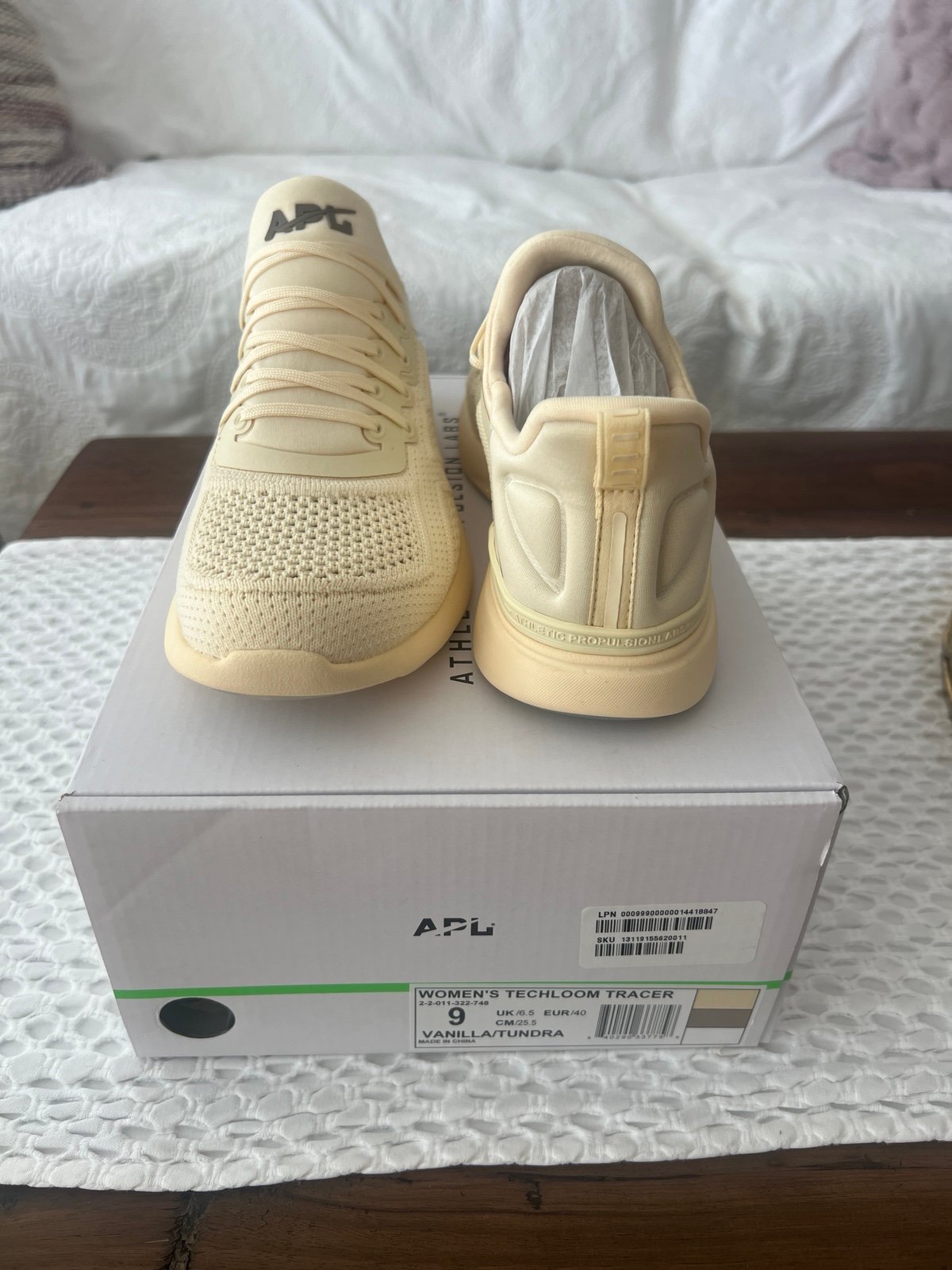 APL Techloom Breeze. 9 Women’s. Vanilla & Tundra.