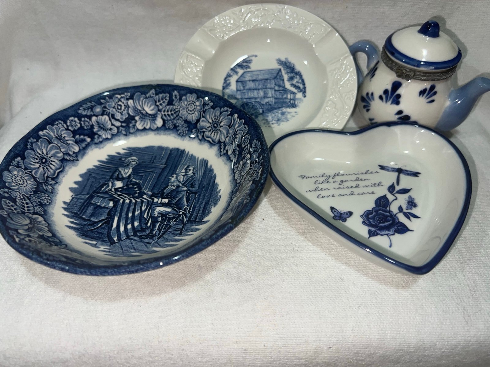 Lot of 4 Blue and White trinkets