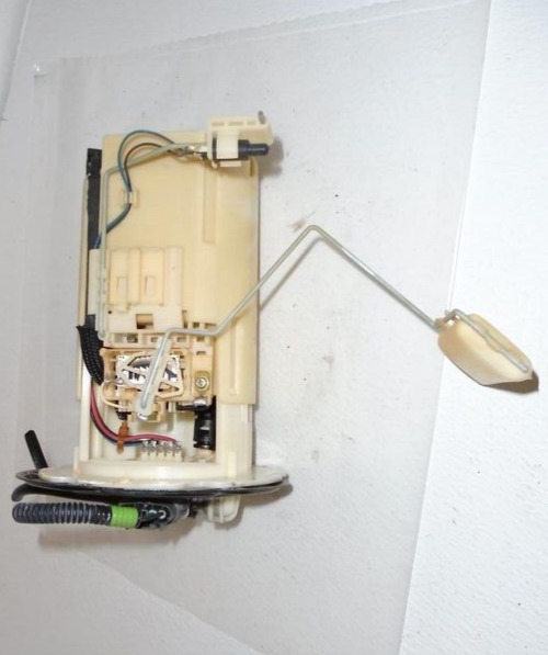 2000-2001 Nissan Maxima 3.0L Fuel Pump Assembly OEM
