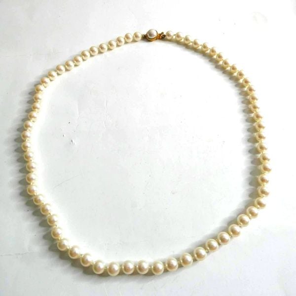Carolee Vintage Faux Pearl Strand Knotted Necklace Box Clasp Gold Tone Retro Mod