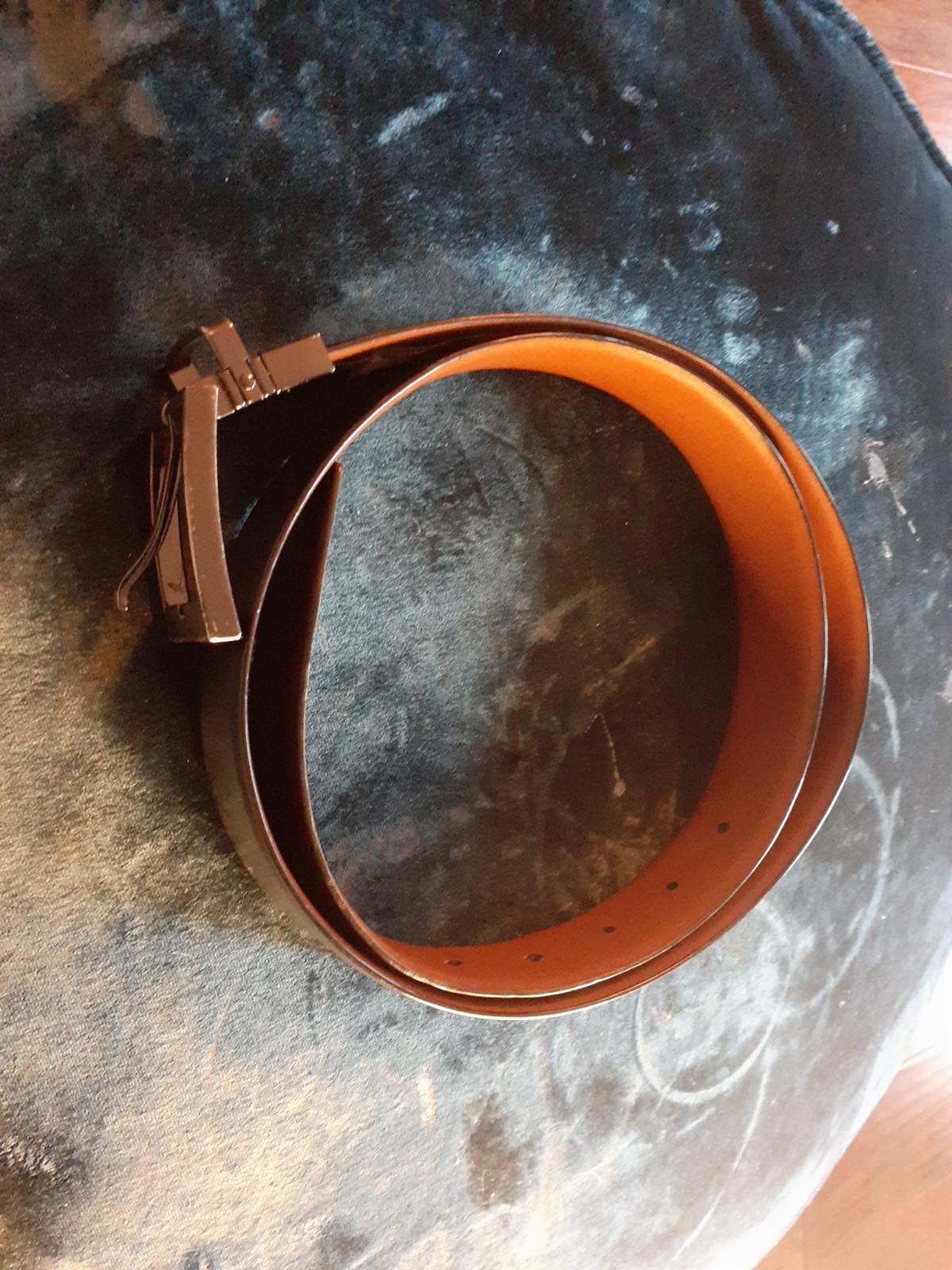 GORGEOUS NEW Perry Ellis Genuine Leather Reversible Black/Tan 44 Men Belt.