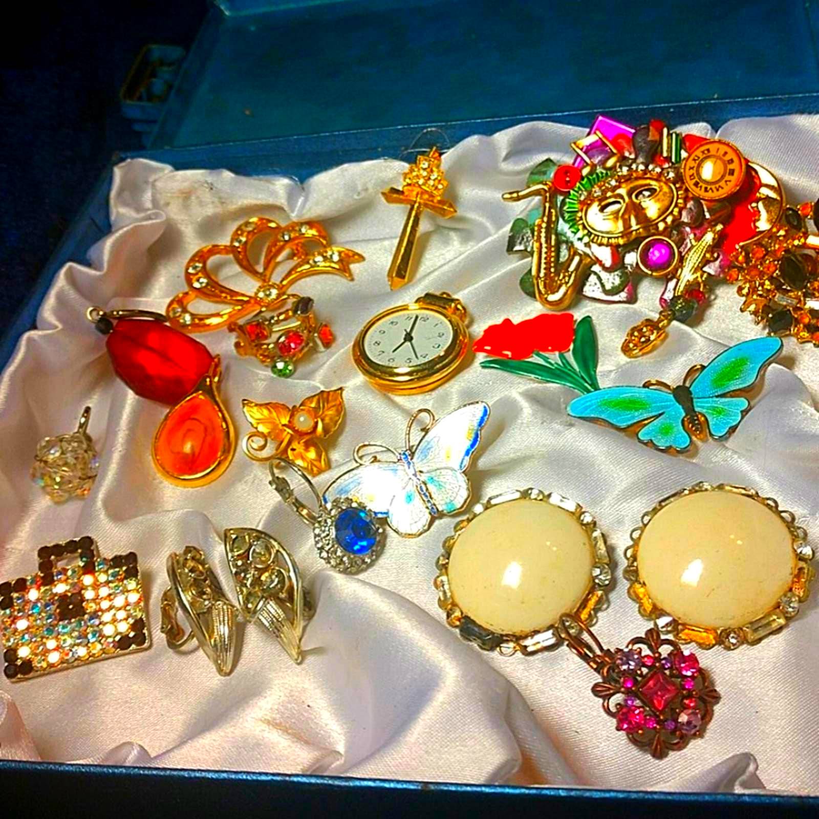 Beautiful Lot of Vintage Jewelry~WOW!
