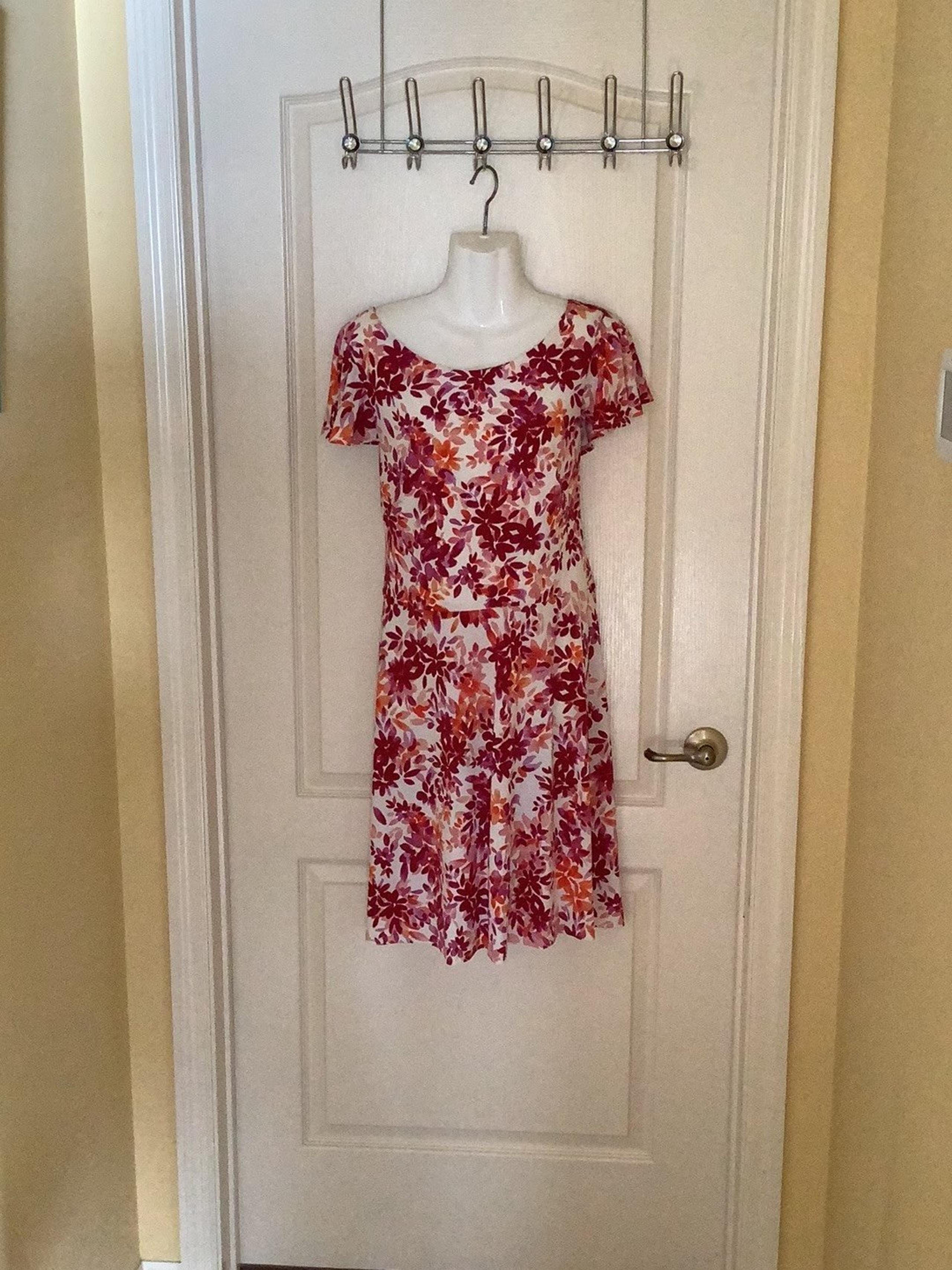 Dress Fall pretty colors US size 12 red orange white pink flowers
