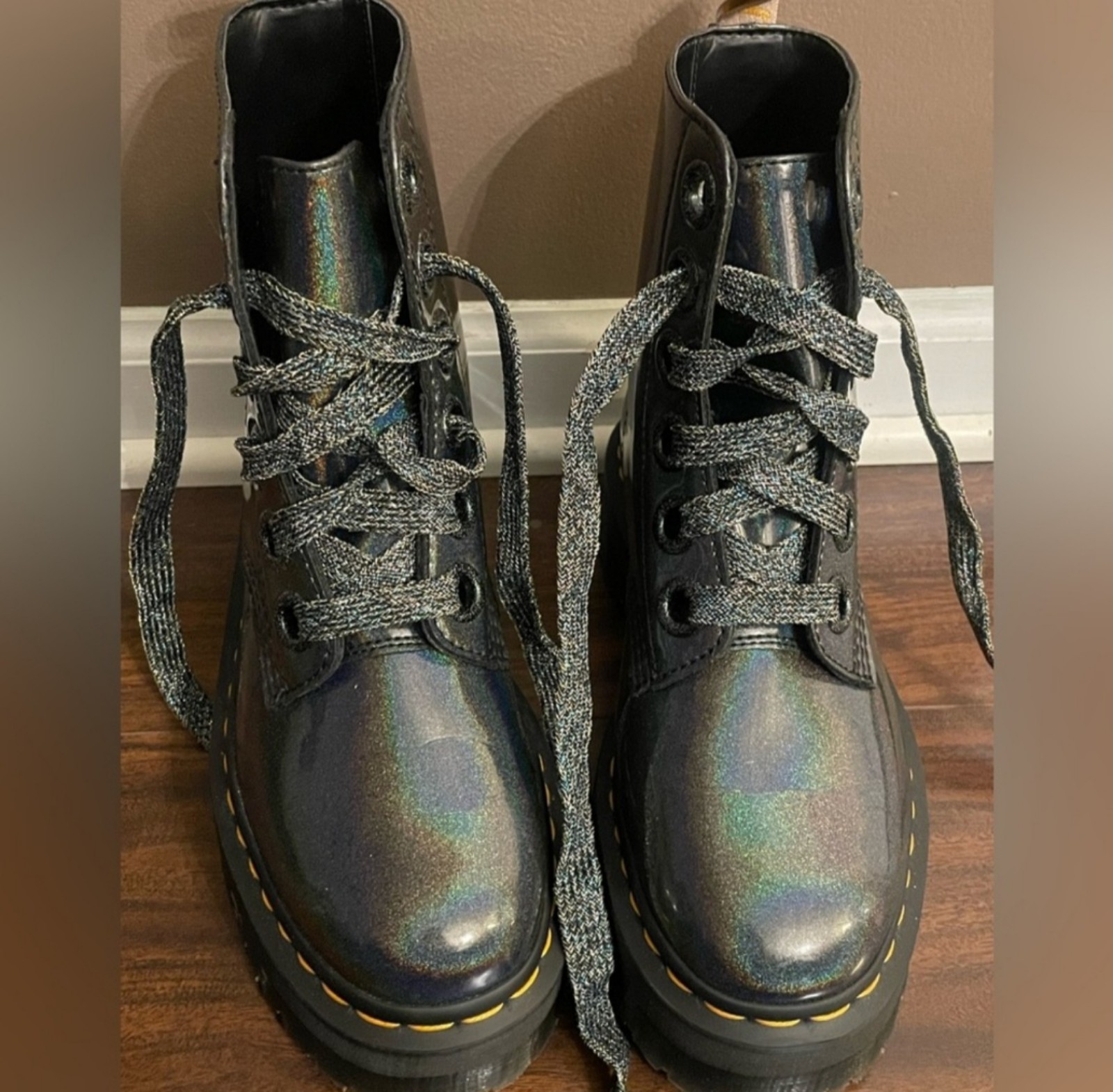 Dr. Martens Vegan Molly grey iridescent platform boots ,sz 7 eu38